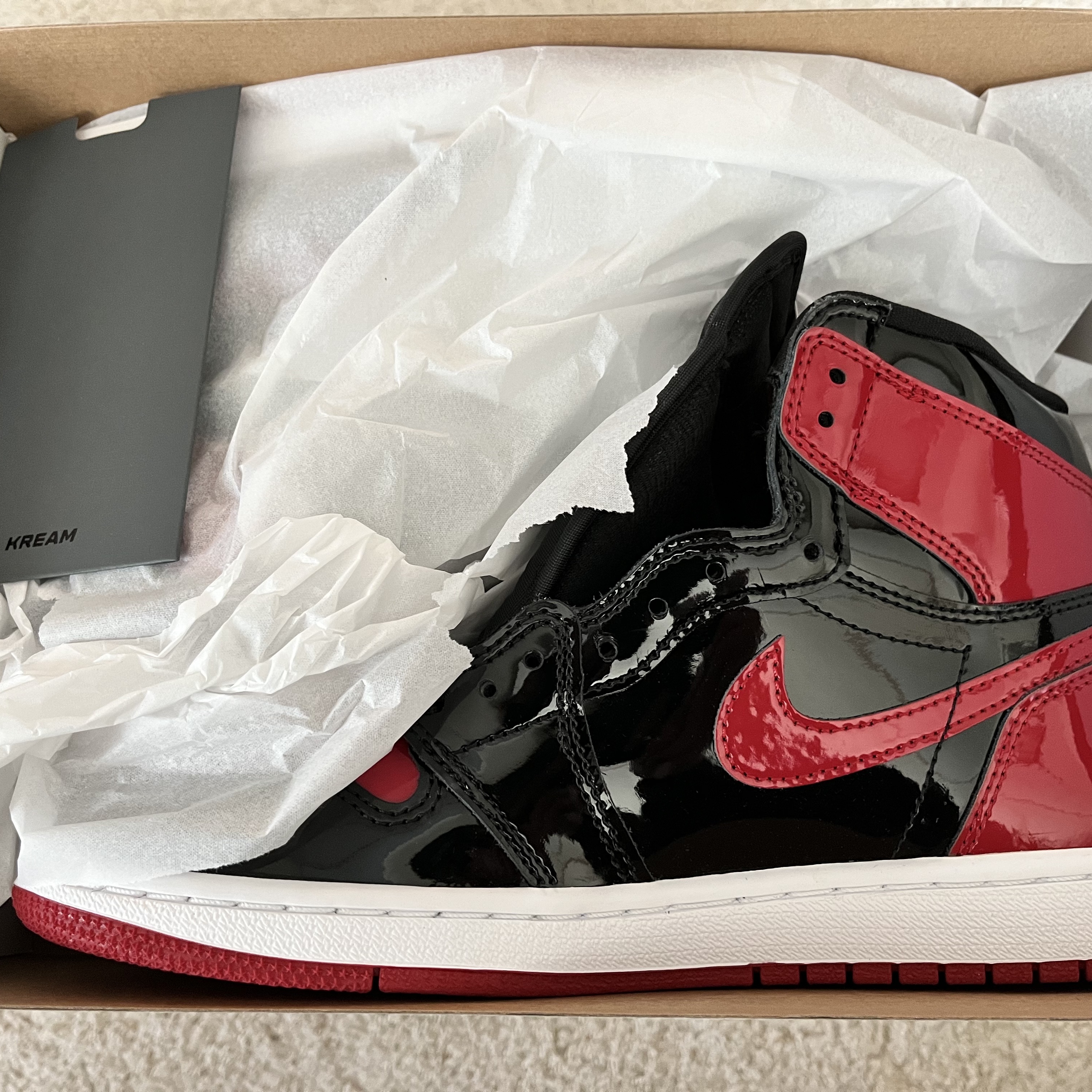 Jordan 1 Retro High OG Patent Bred 착용 스타일 - 2