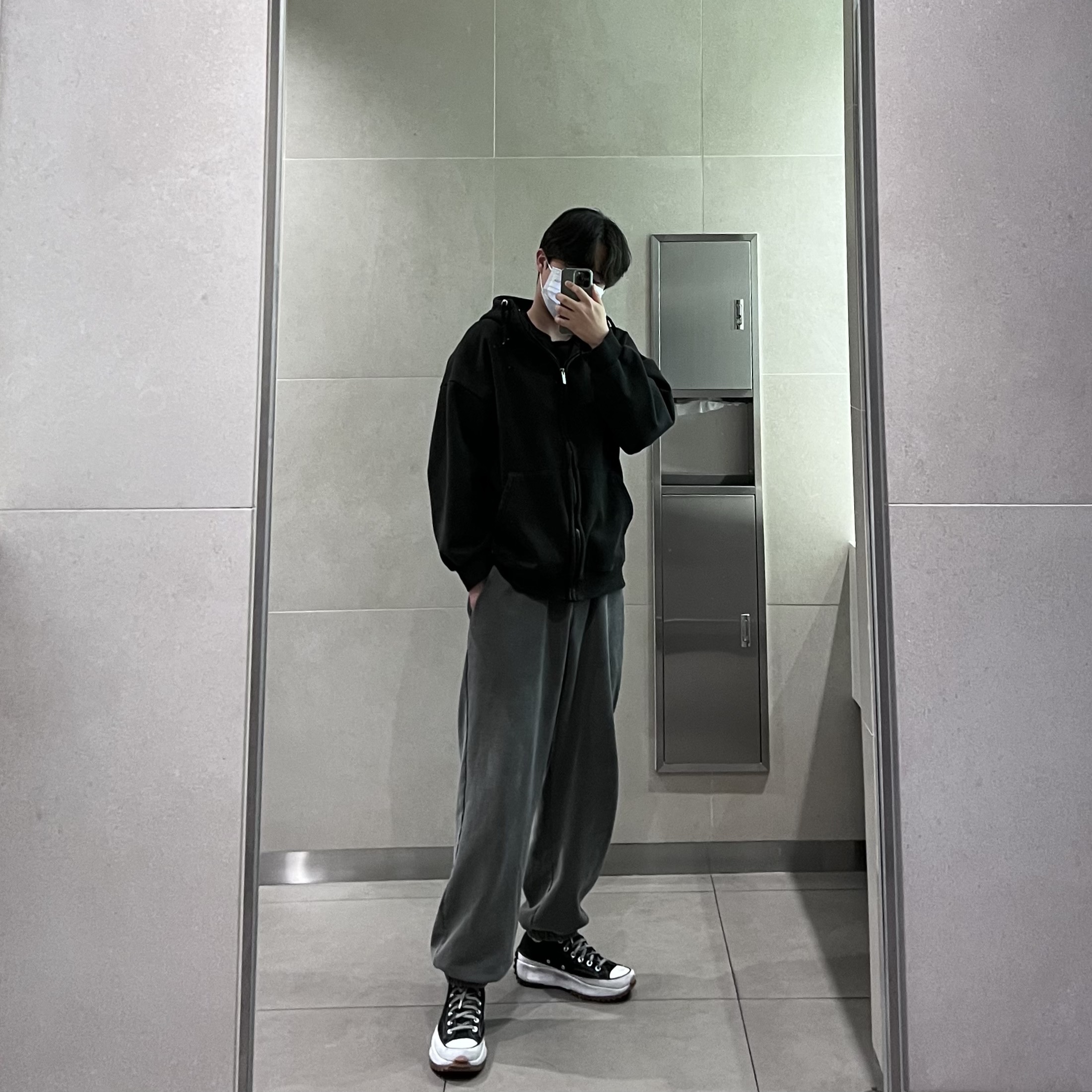 Converse Run Star Hike Hi Black Smoke 착용 스타일