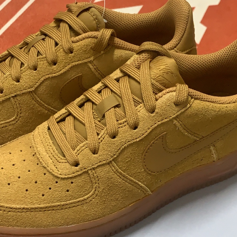 (GS) Nike Air Force 1 LV8 3 Wheat 착용 스타일