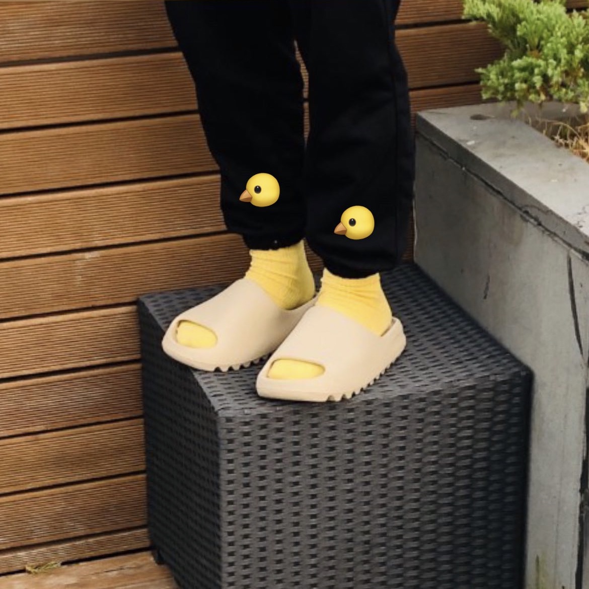 Adidas Yeezy Slide Pure - Re-Release Ver. 착용 스타일 - 1