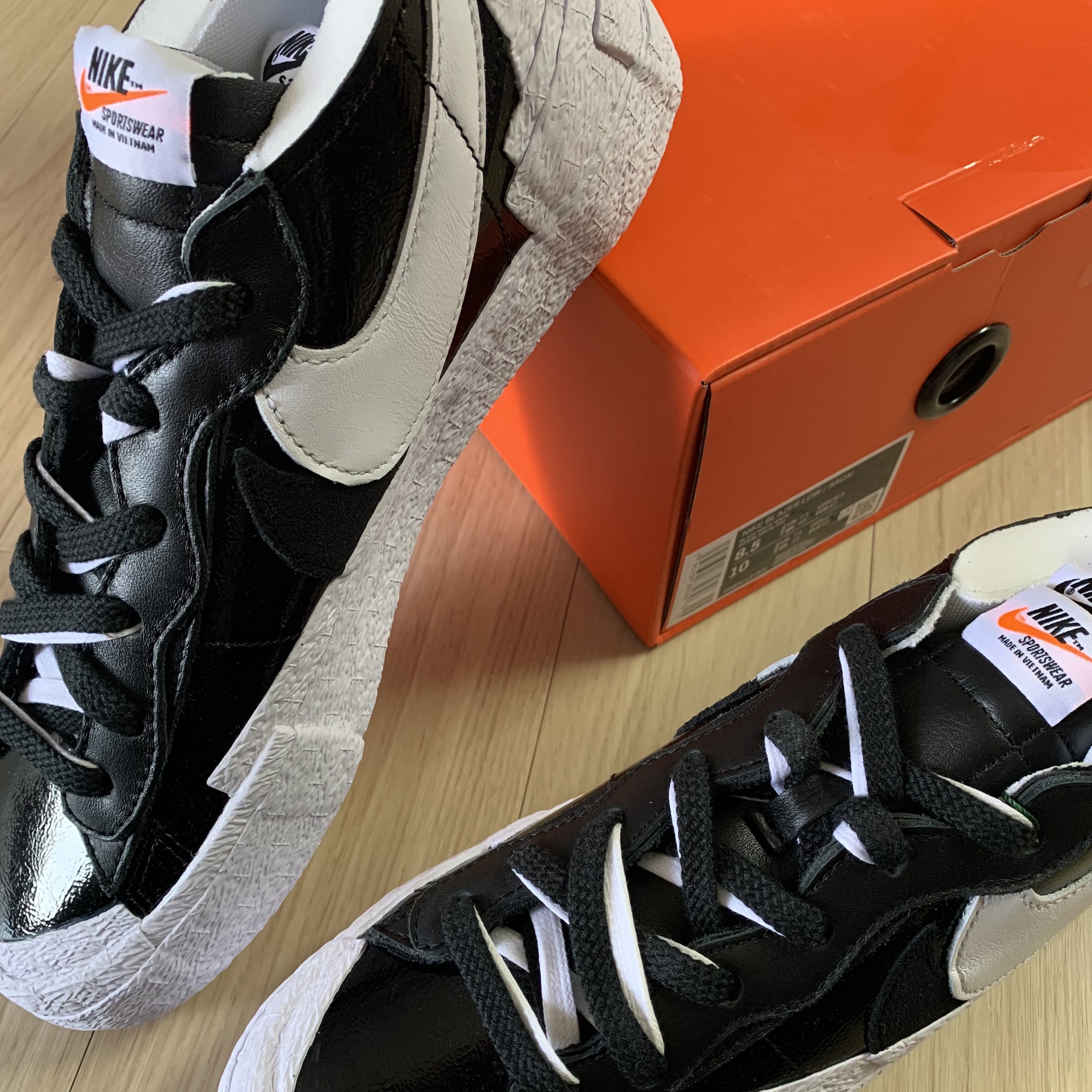 Nike x Sacai Blazer Low Black Patent Leather 착용 스타일 - 3