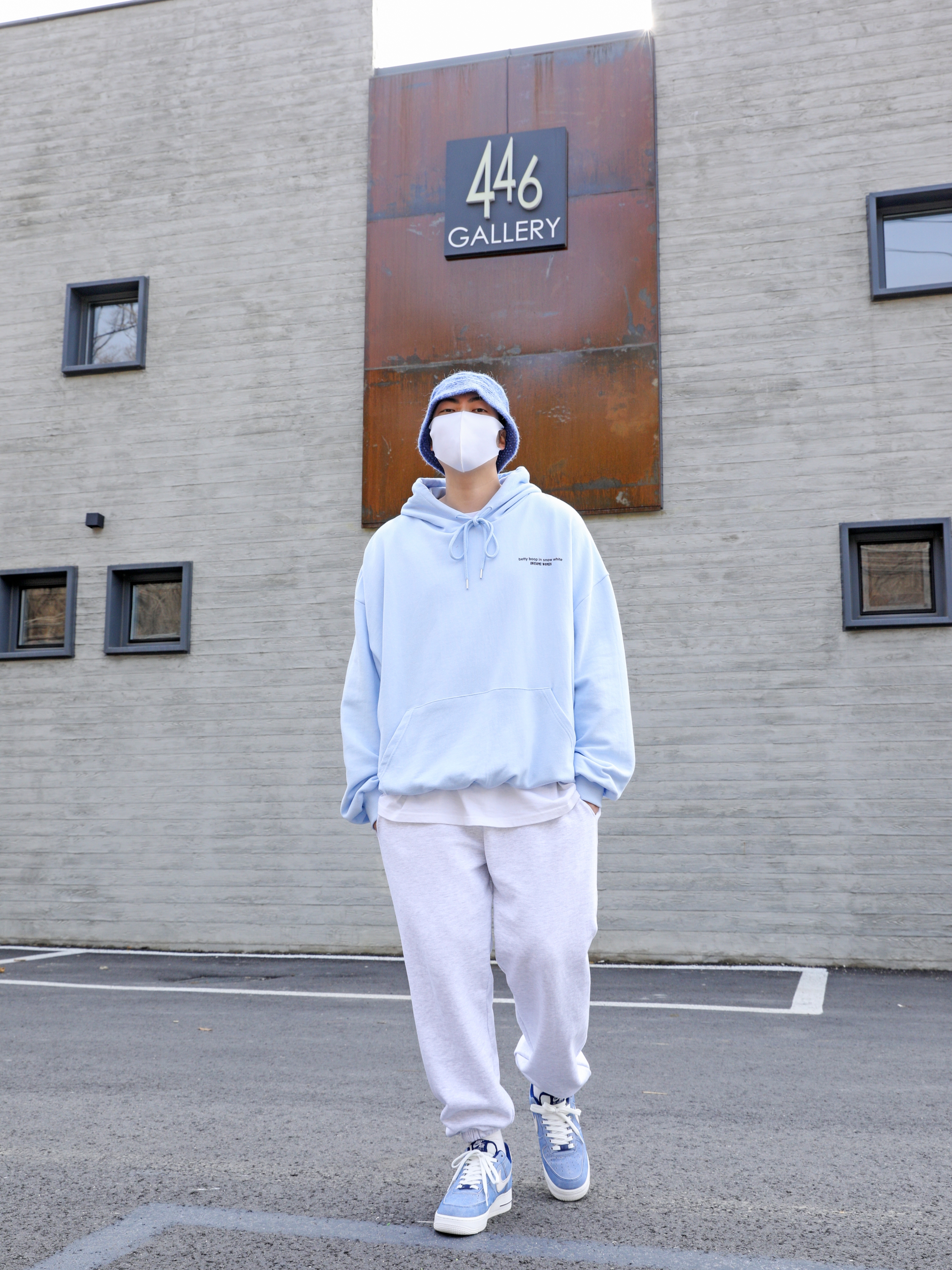 Nike Air Force 1 '07 LV8 Dusty Blue 착용 스타일 - 2