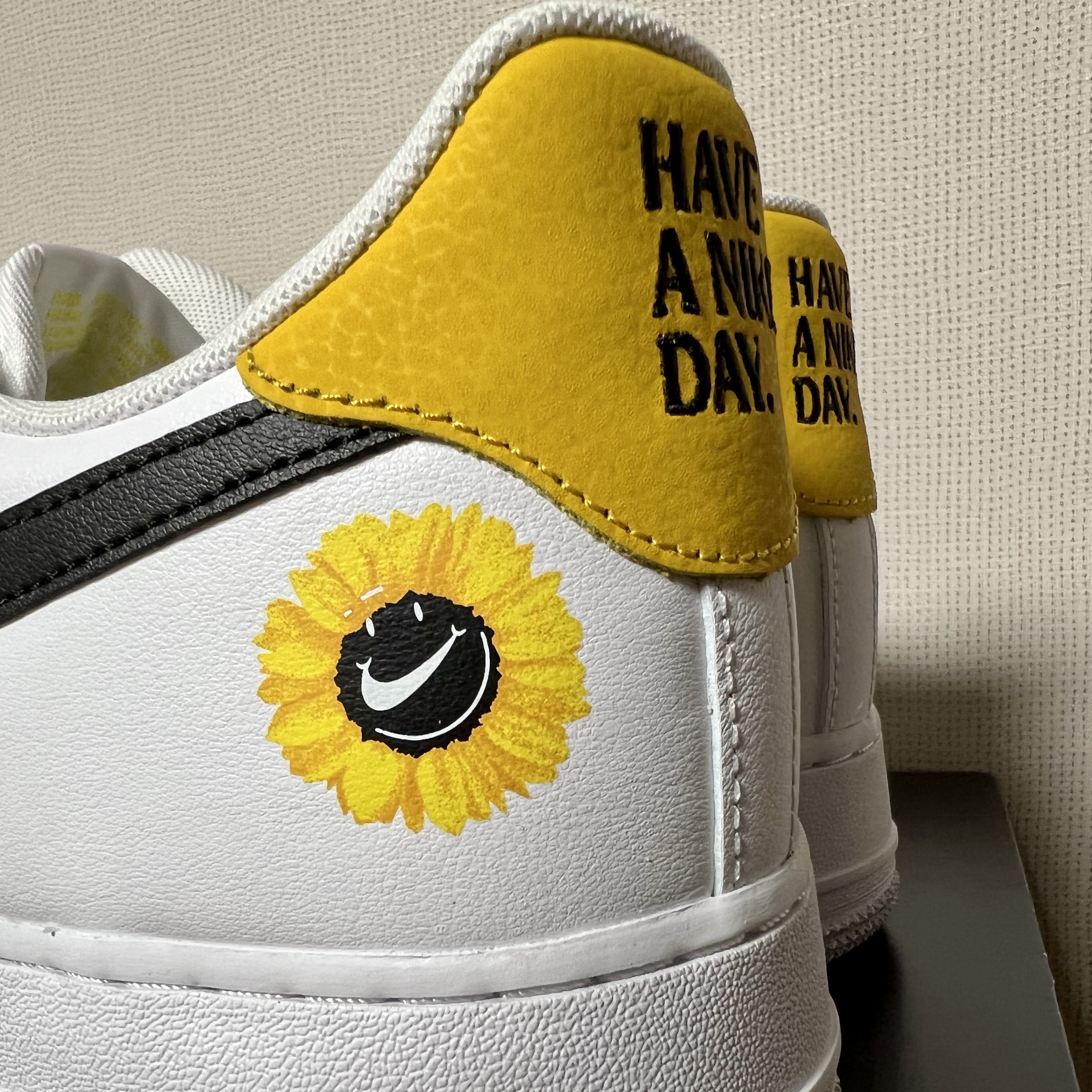 Nike Air Force 1 '07 LV8 2 Have a Nike Day 착용 스타일 - 2