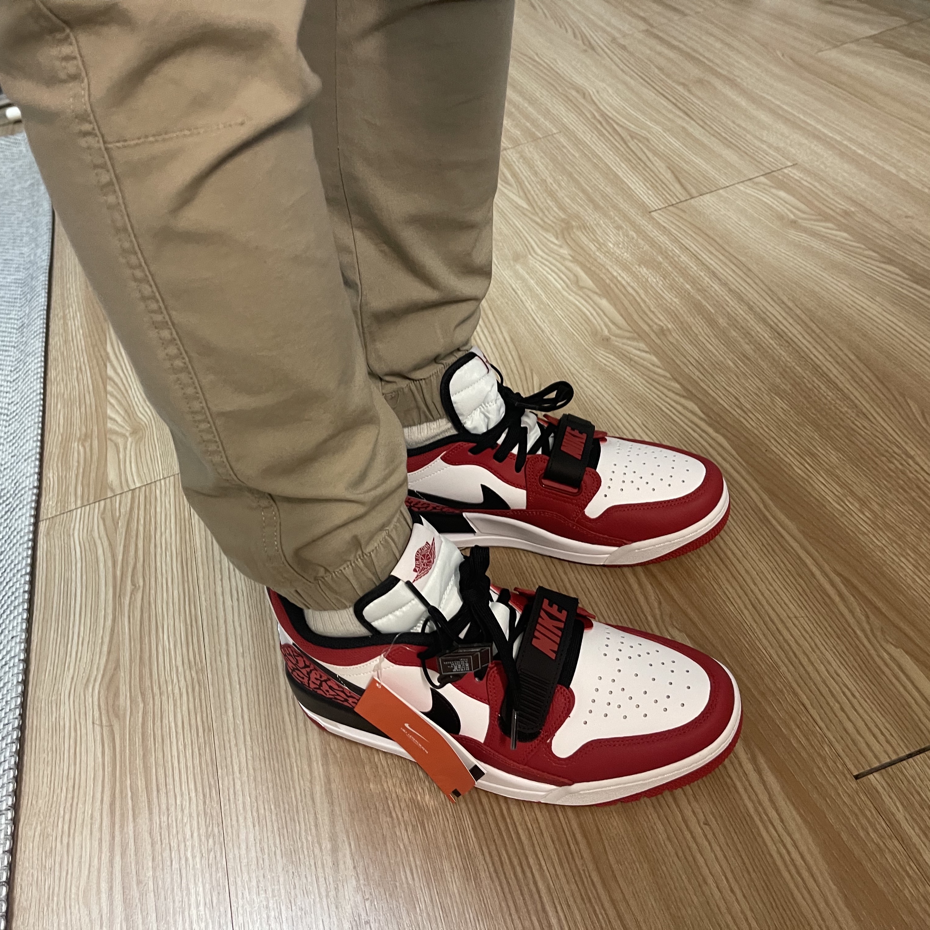 Jordan Legacy 312 Low Chicago 2022 착용 스타일 - 2
