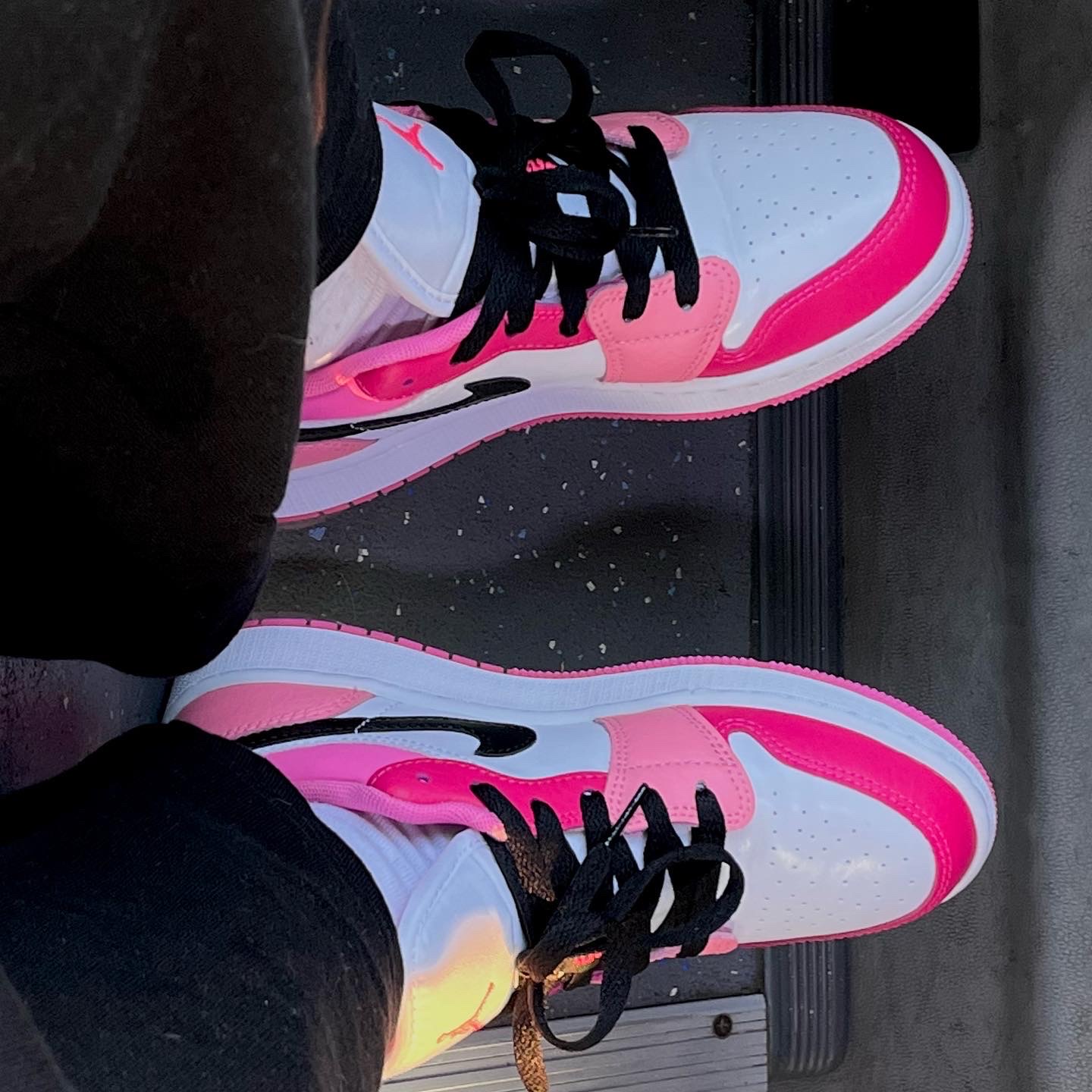 (GS) Jordan 1 Low Rush Pink 착용 스타일 - 2