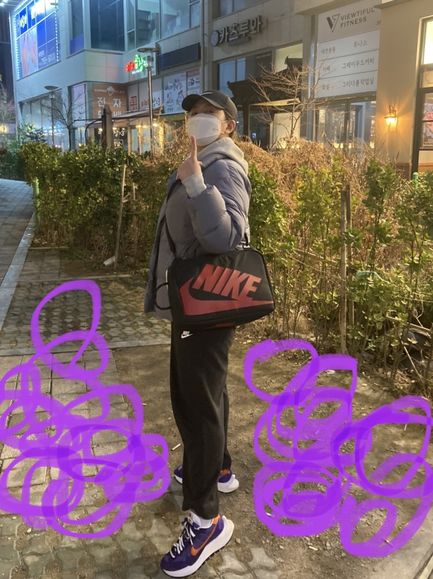 Nike x Sacai VaporWaffle Dark Iris 착용 스타일 - 1