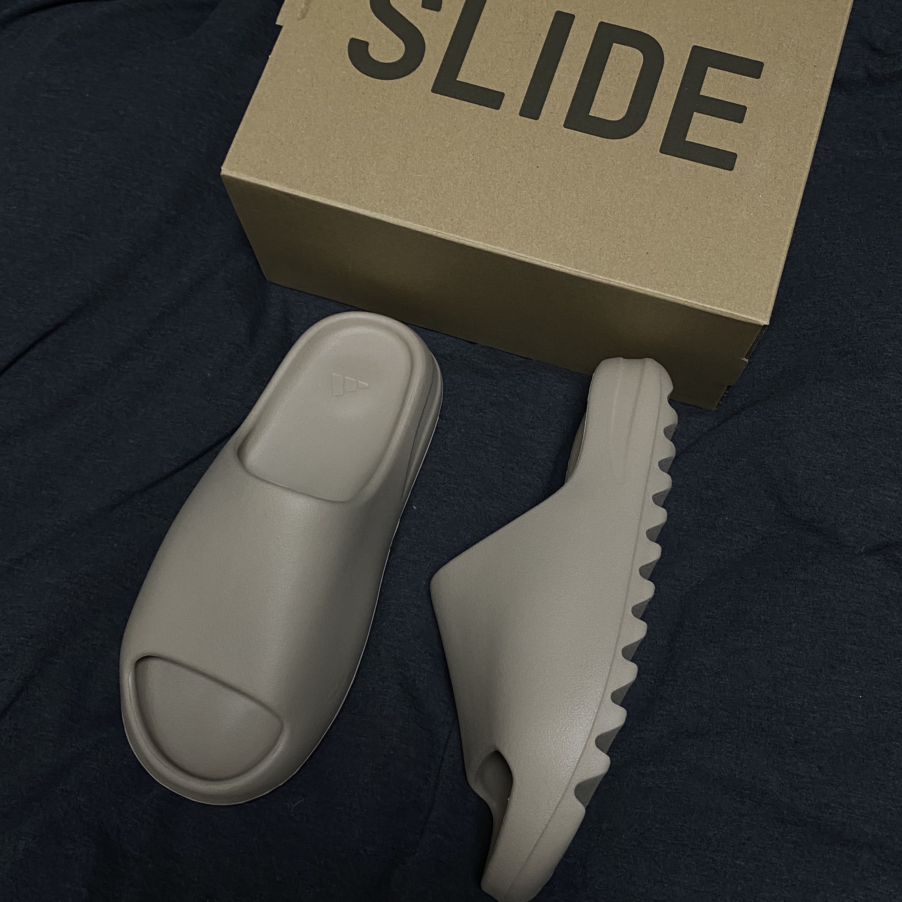Adidas Yeezy Slide Pure - Re-Release Ver. 착용 스타일