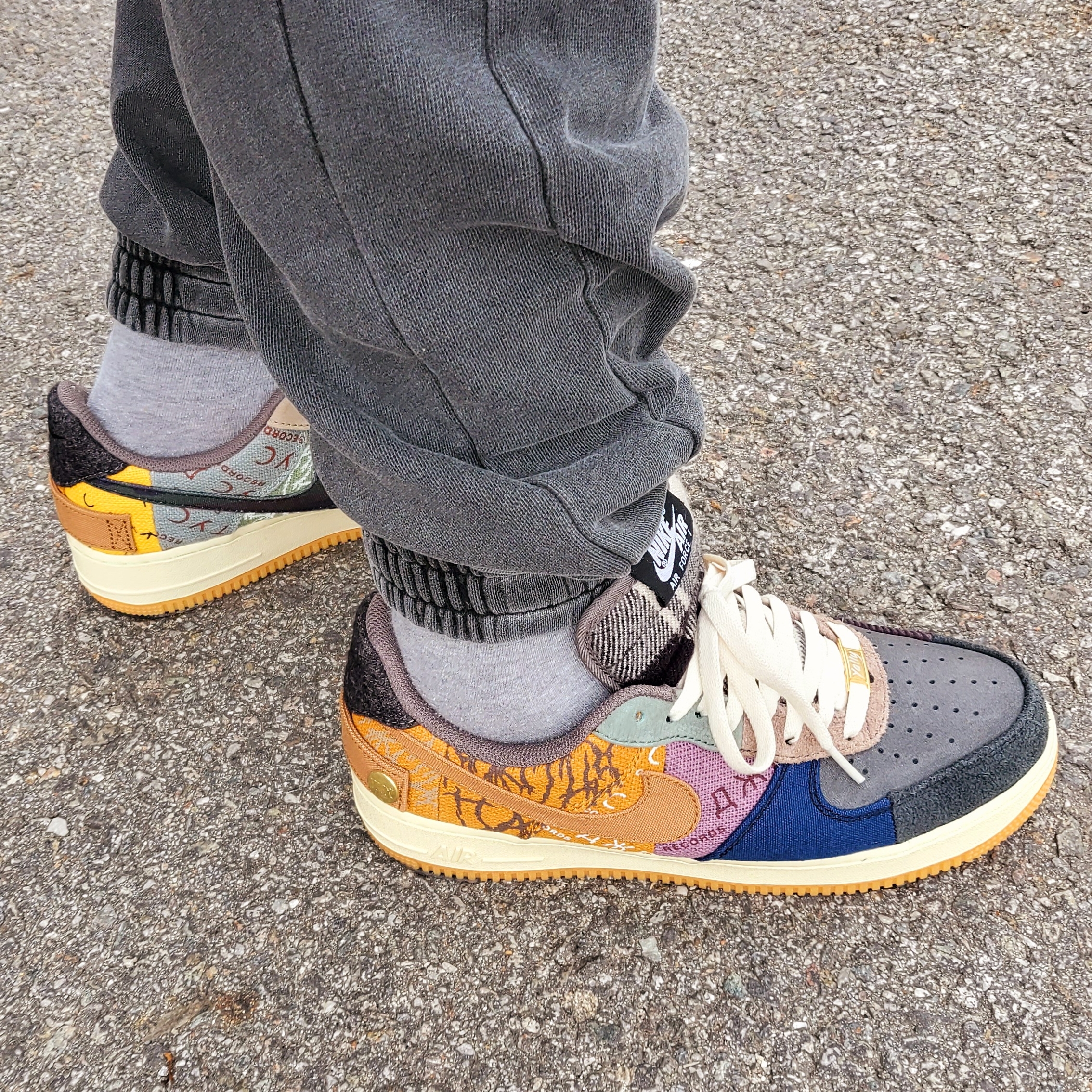 Nike x Travis Scott Air Force 1 Low Cactus Jack 착용 스타일 - 1