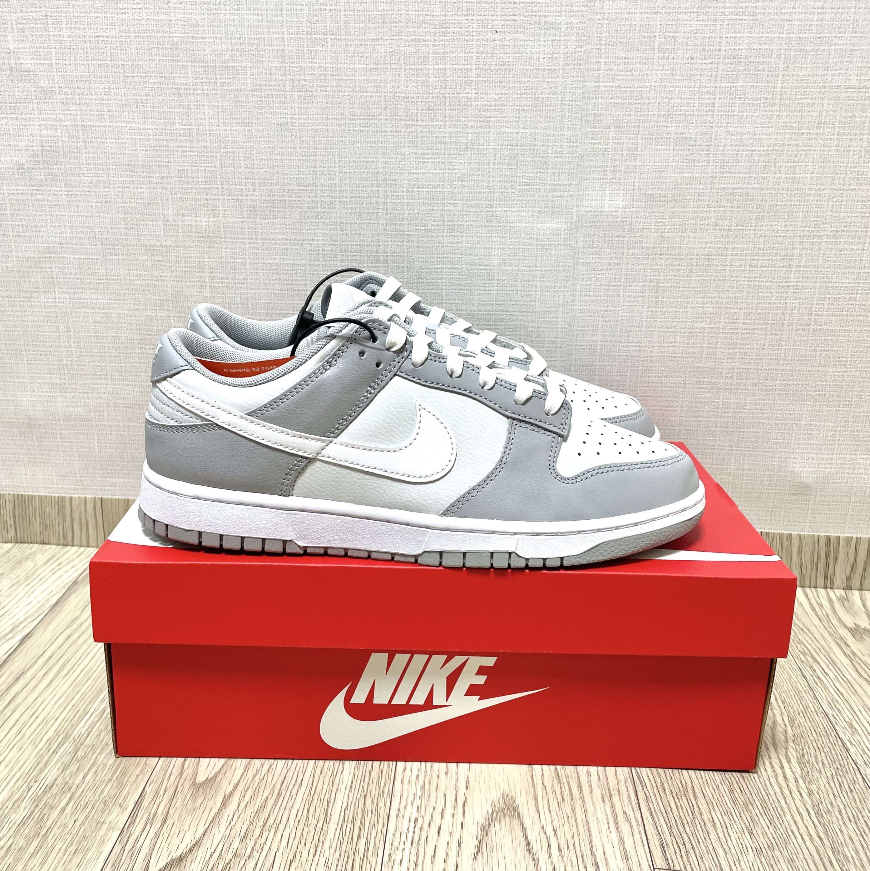 Nike Dunk Low Retro Wolf Grey 착용 스타일 - 1