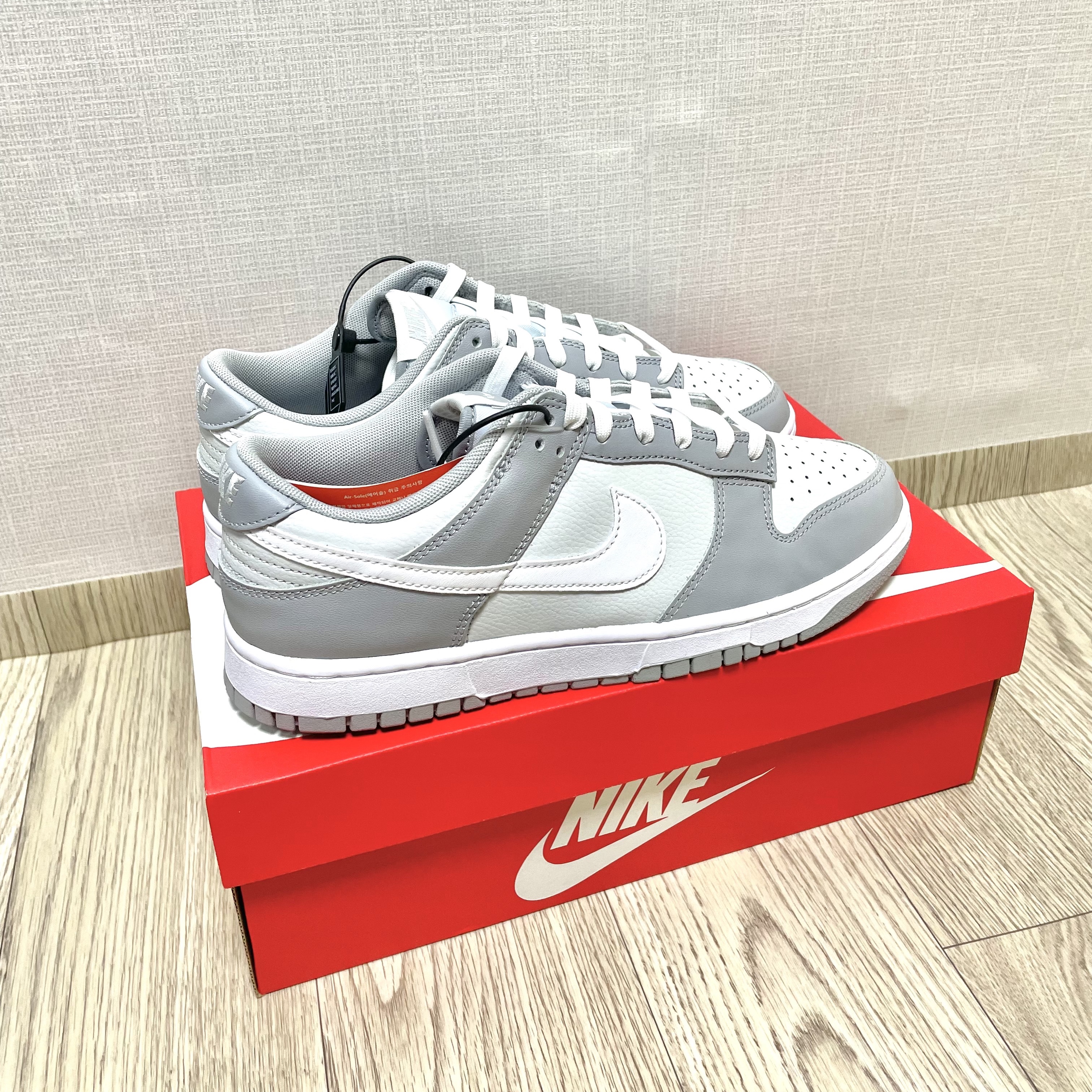 Nike Dunk Low Retro Wolf Grey 착용 스타일 - 2