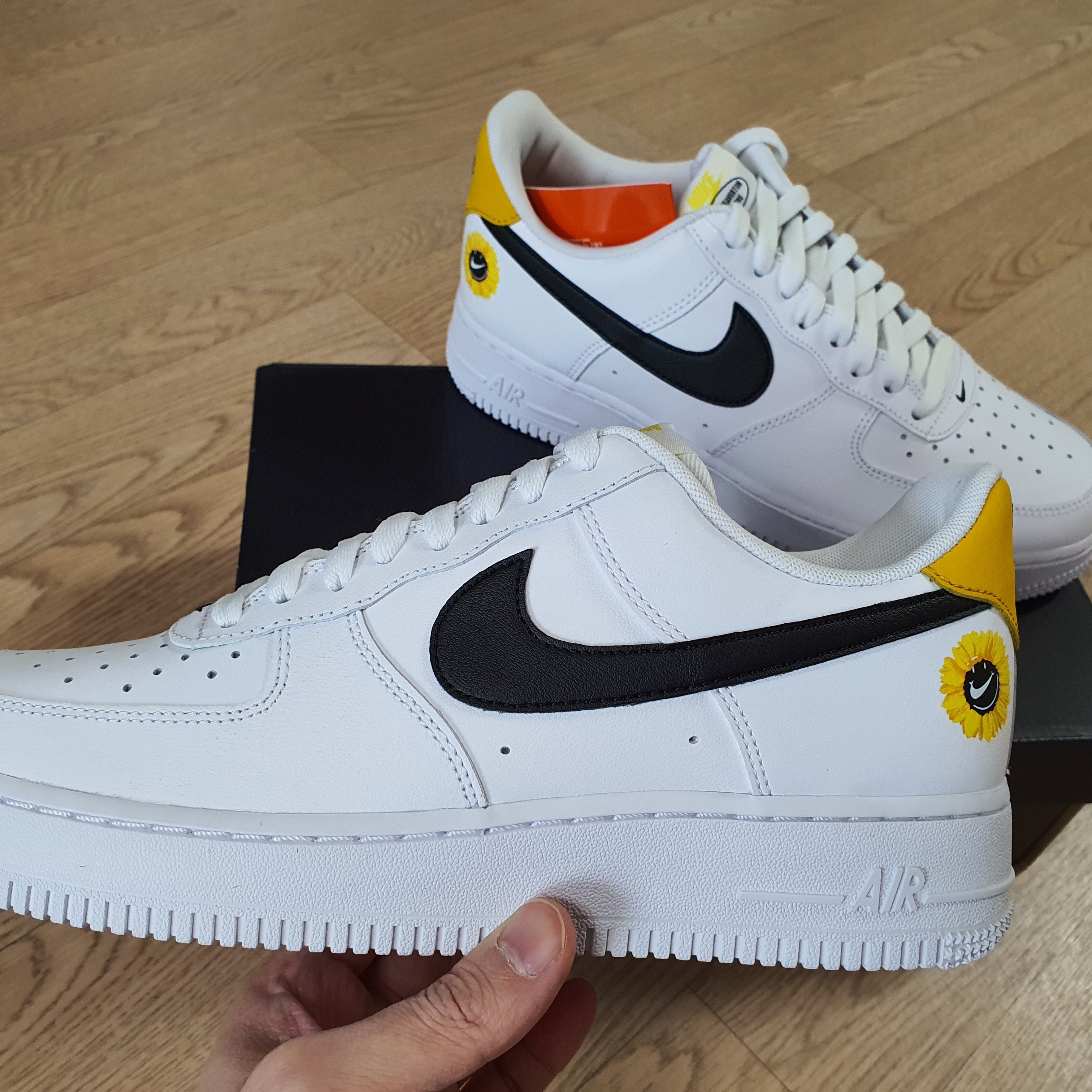Nike Air Force 1 '07 LV8 2 Have a Nike Day 착용 스타일 - 4