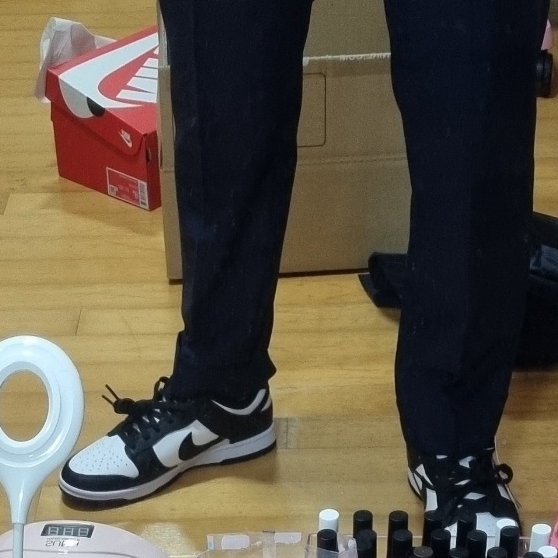 Nike Dunk Low Retro Black 착용 스타일 - 2