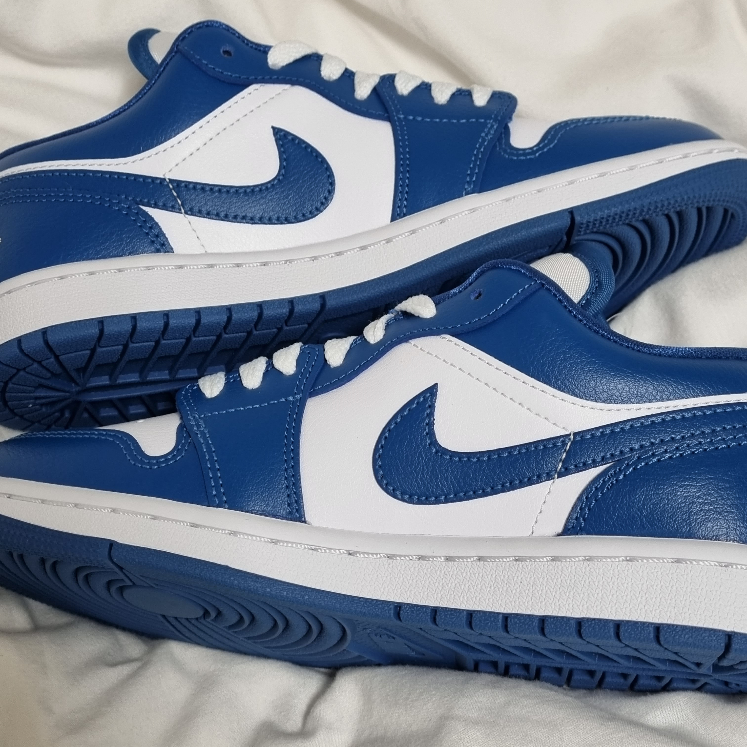 (W) Jordan 1 Low White Dark Marina Blue 착용 스타일