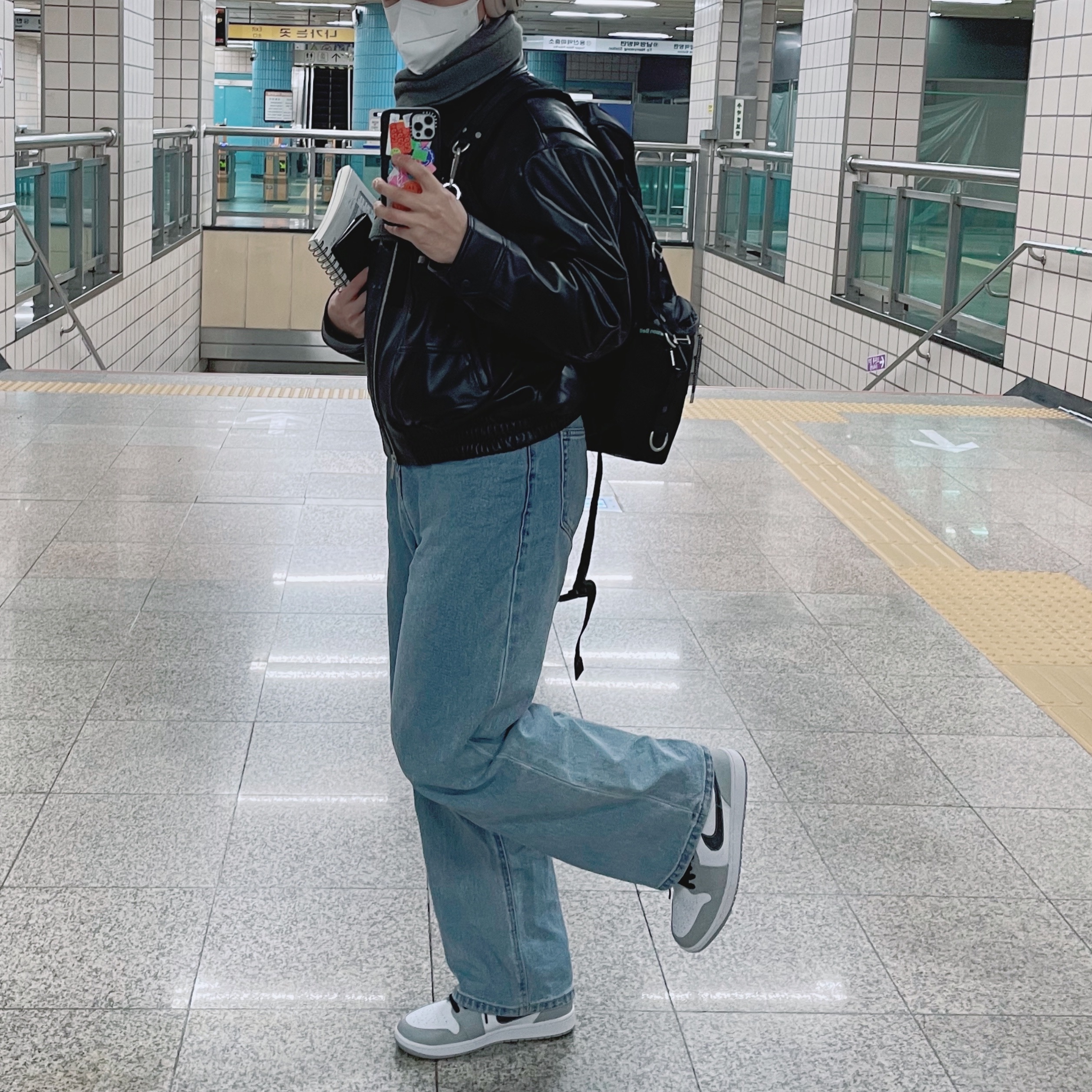 Jordan 1 Mid Light Smoke Grey Anthracite 착용 스타일
