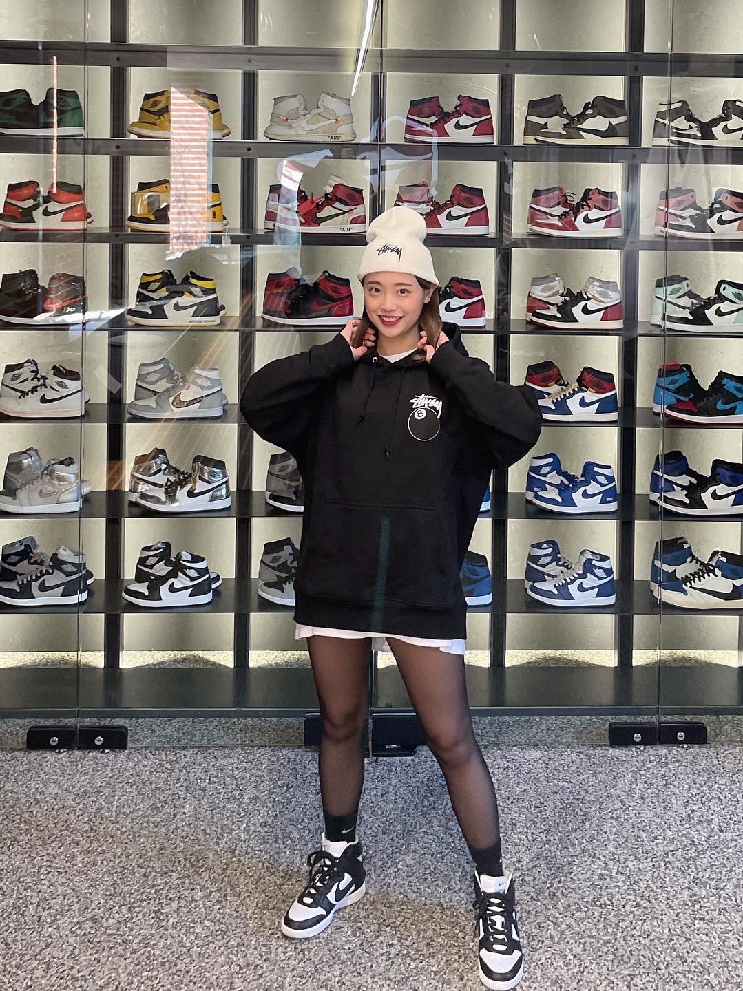 Nike x Stussy Cuff Beanie White, Stussy 8 Ball Hoodie Black - 21FW 착용 스타일 - 4