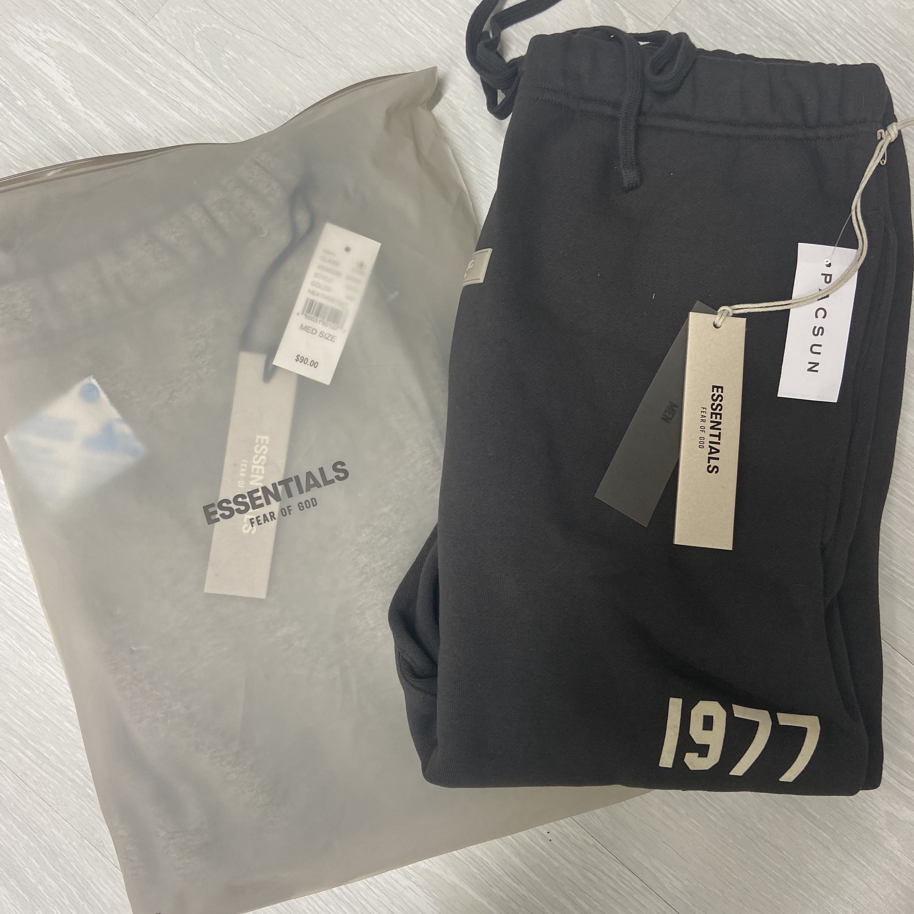 Essentials 1977 Sweatpants Iron - 22SS, Essentials The Core Collection Sweatpants Heather Oatmeal 착용 스타일