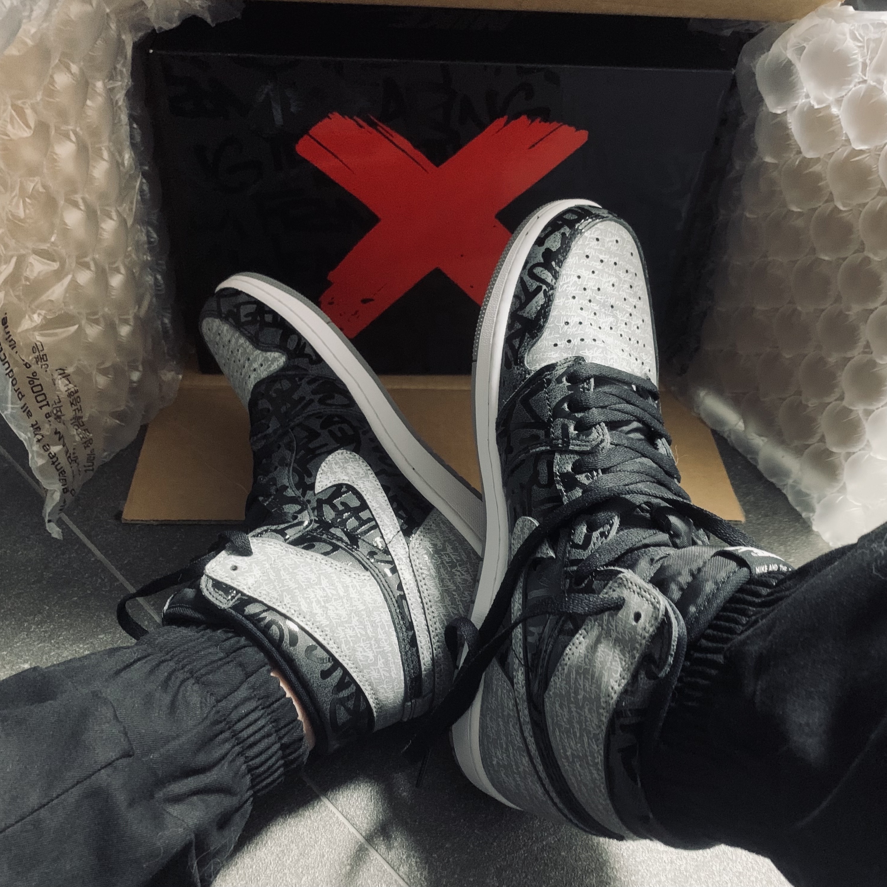Jordan 1 Retro High OG Rebellionaire, (W) Jordan 1 Retro High OG Silver Toe 착용 스타일 - 5