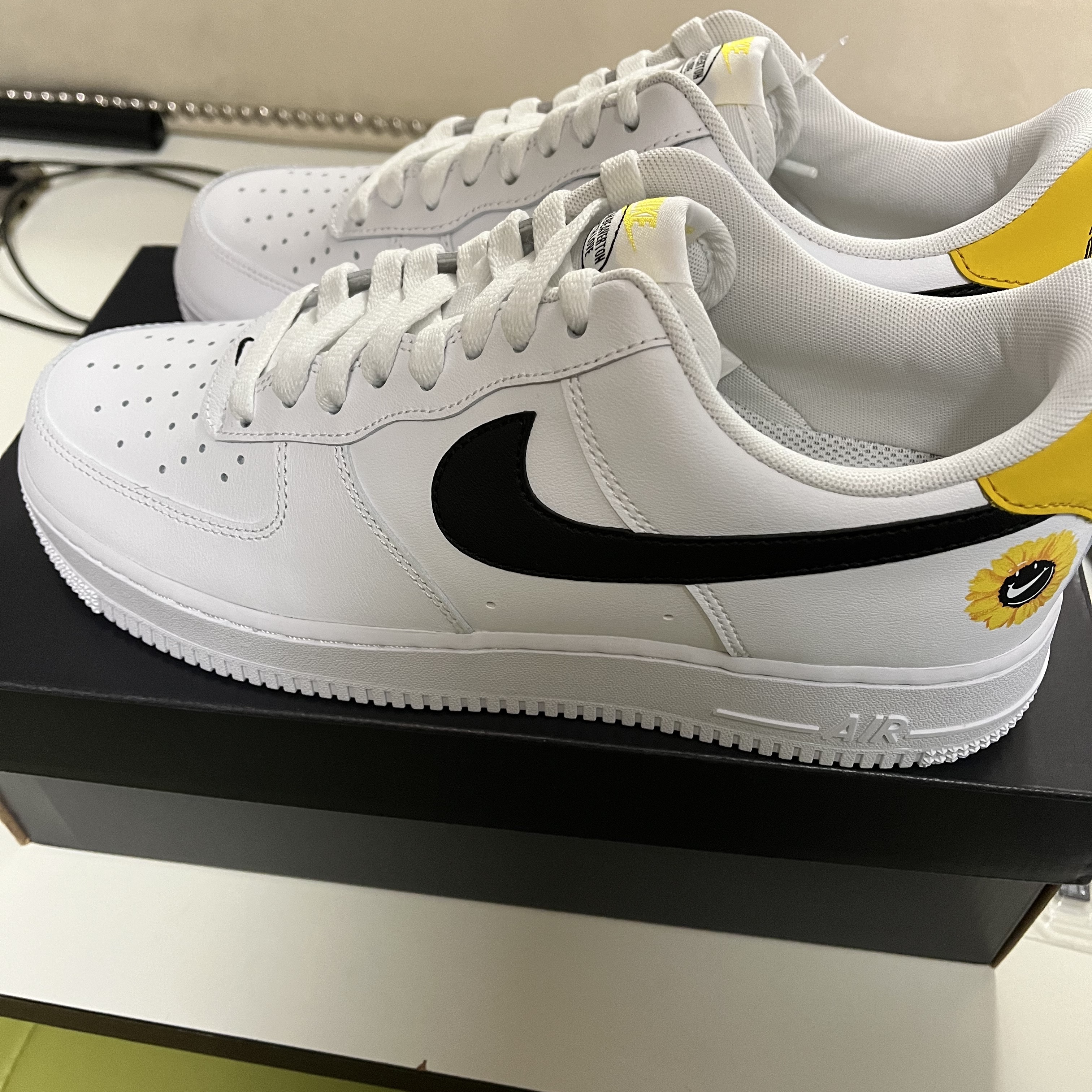 Nike Air Force 1 '07 LV8 2 Have a Nike Day 착용 스타일 - 3