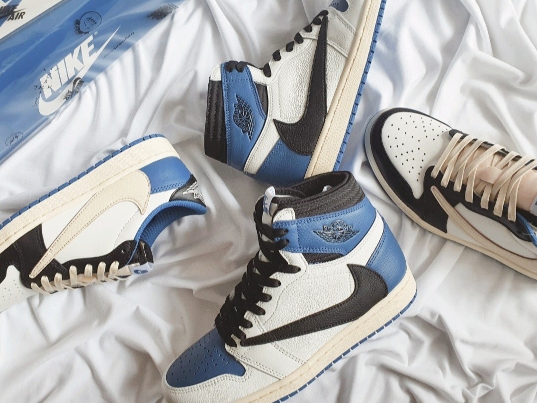 Jordan 1 x Travis Scott x Fragment Retro High OG SP Military Blue, Jordan 1 x Travis Scott x Fragment Retro Low OG SP Military Blue 착용 스타일