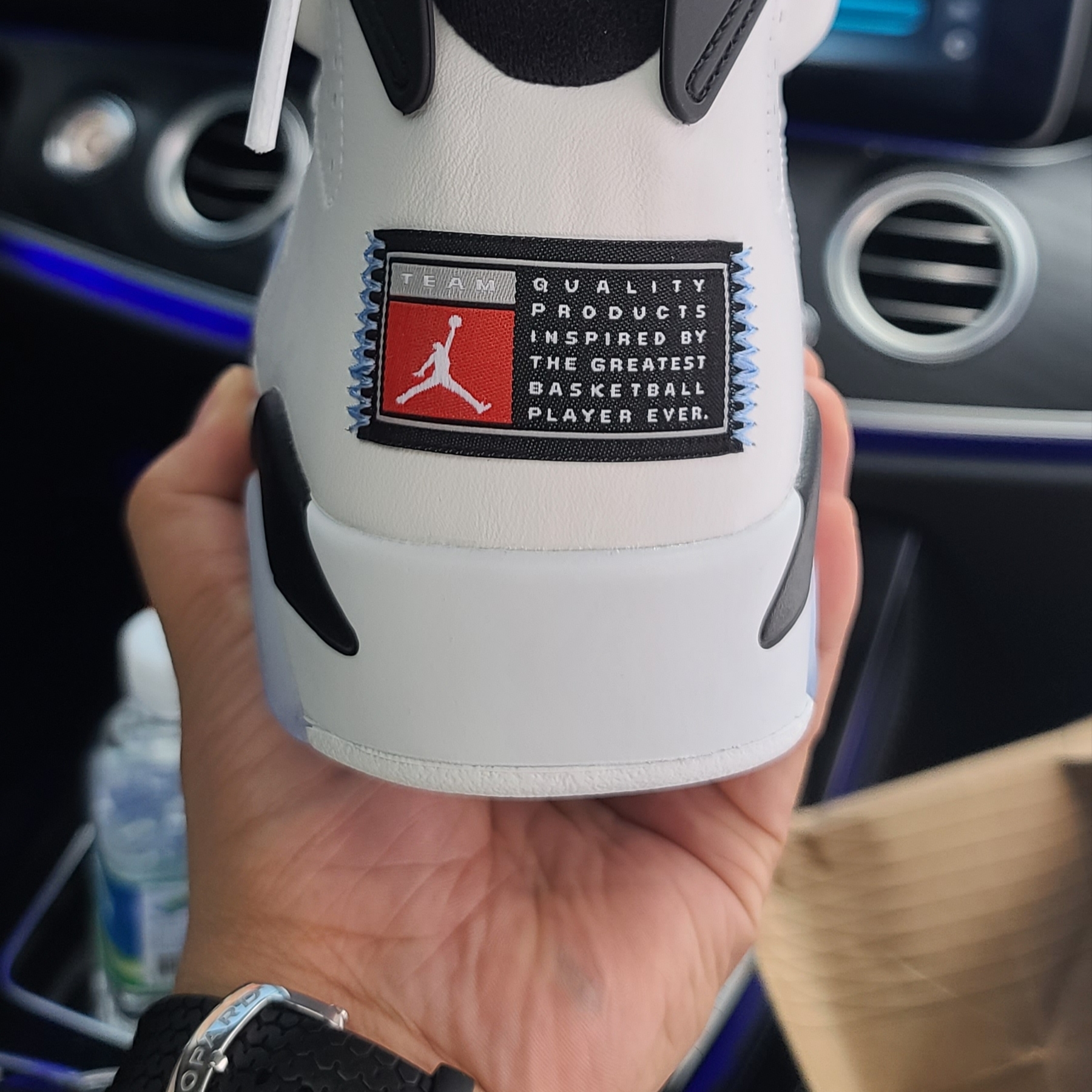 Jordan 6 Retro University Blue 착용 스타일 - 2
