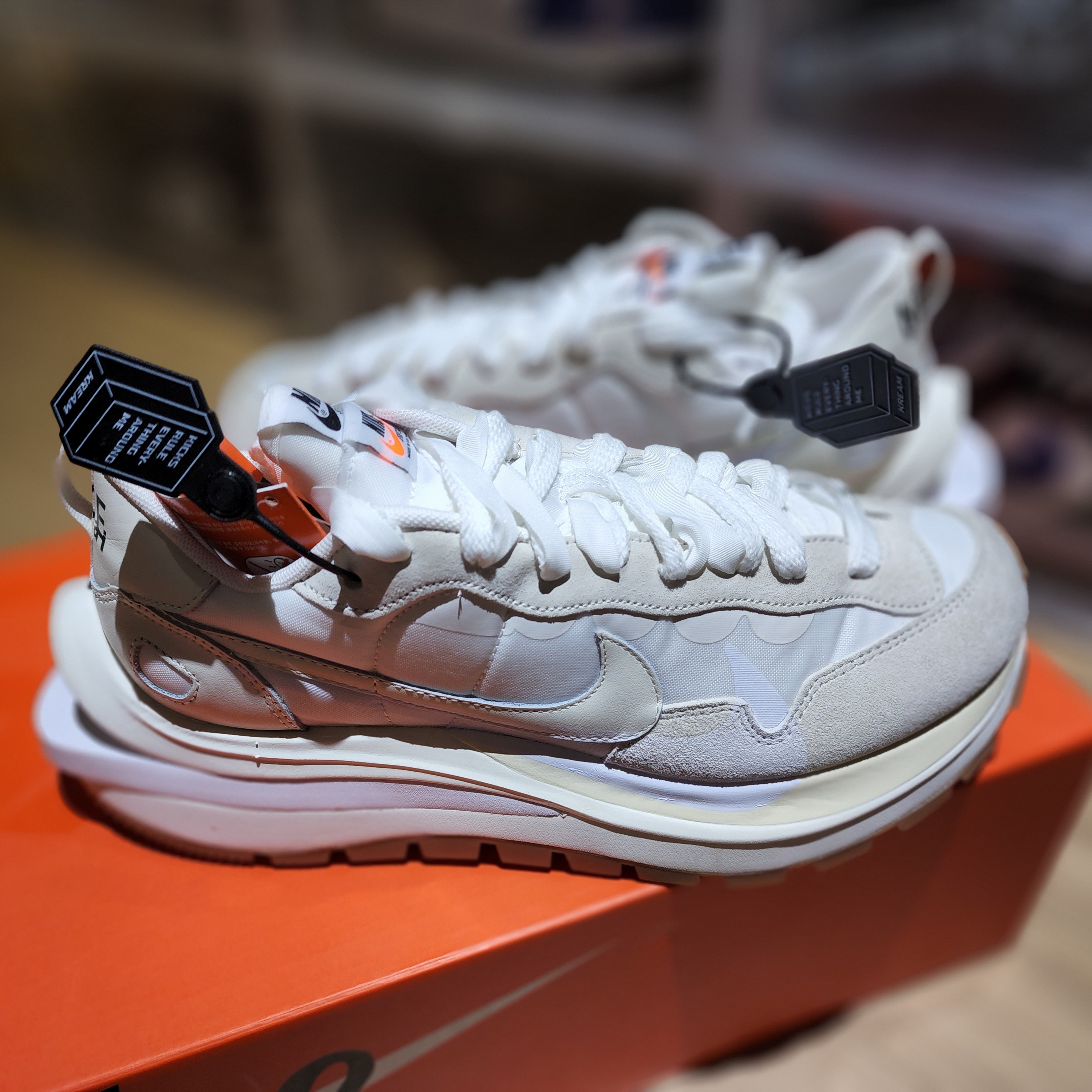 Nike x Sacai VaporWaffle White and Gum, Nike x Sacai VaporWaffle Black and Gum 착용 스타일 - 2