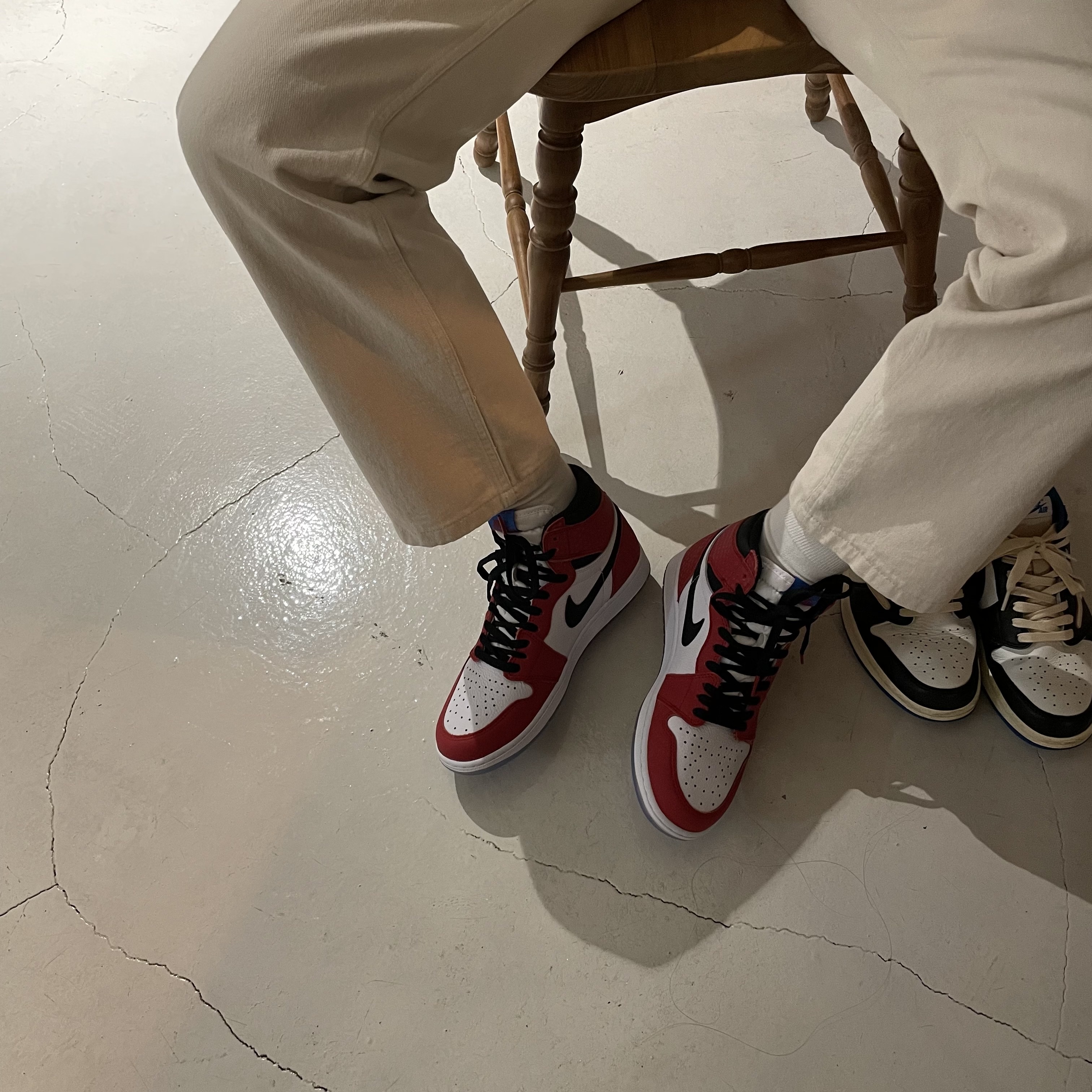 Jordan 1 Retro High Spider-Man Origin Story 착용 스타일 - 1