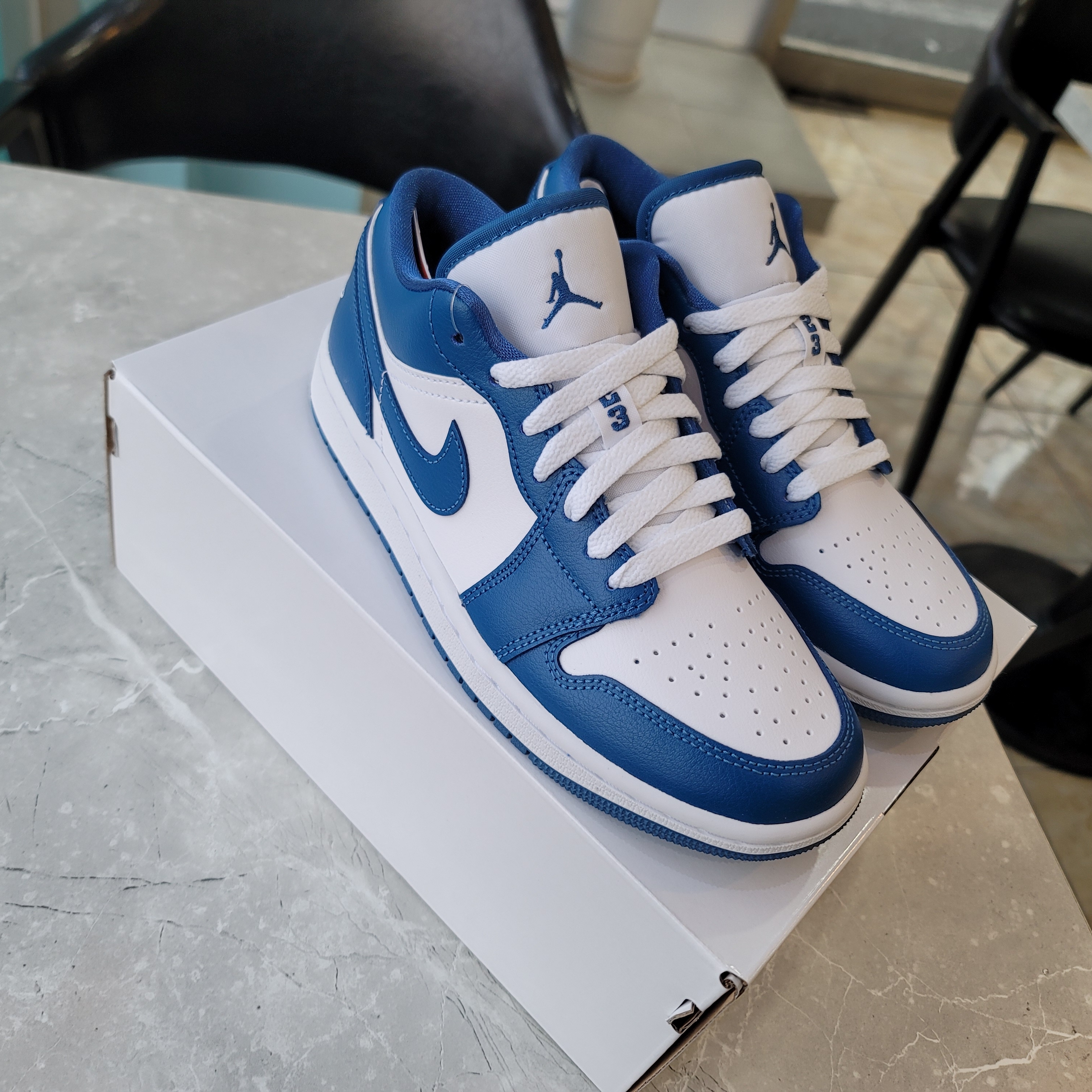 (W) Jordan 1 Low White Dark Marina Blue 착용 스타일 - 2