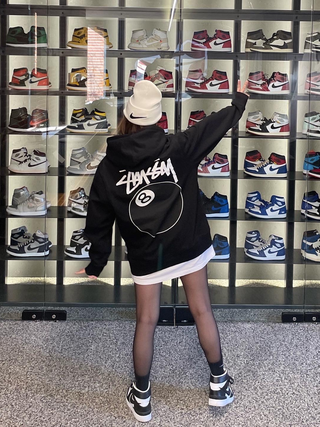 Nike x Stussy Cuff Beanie White, Stussy 8 Ball Hoodie Black - 21FW 착용 스타일 - 5