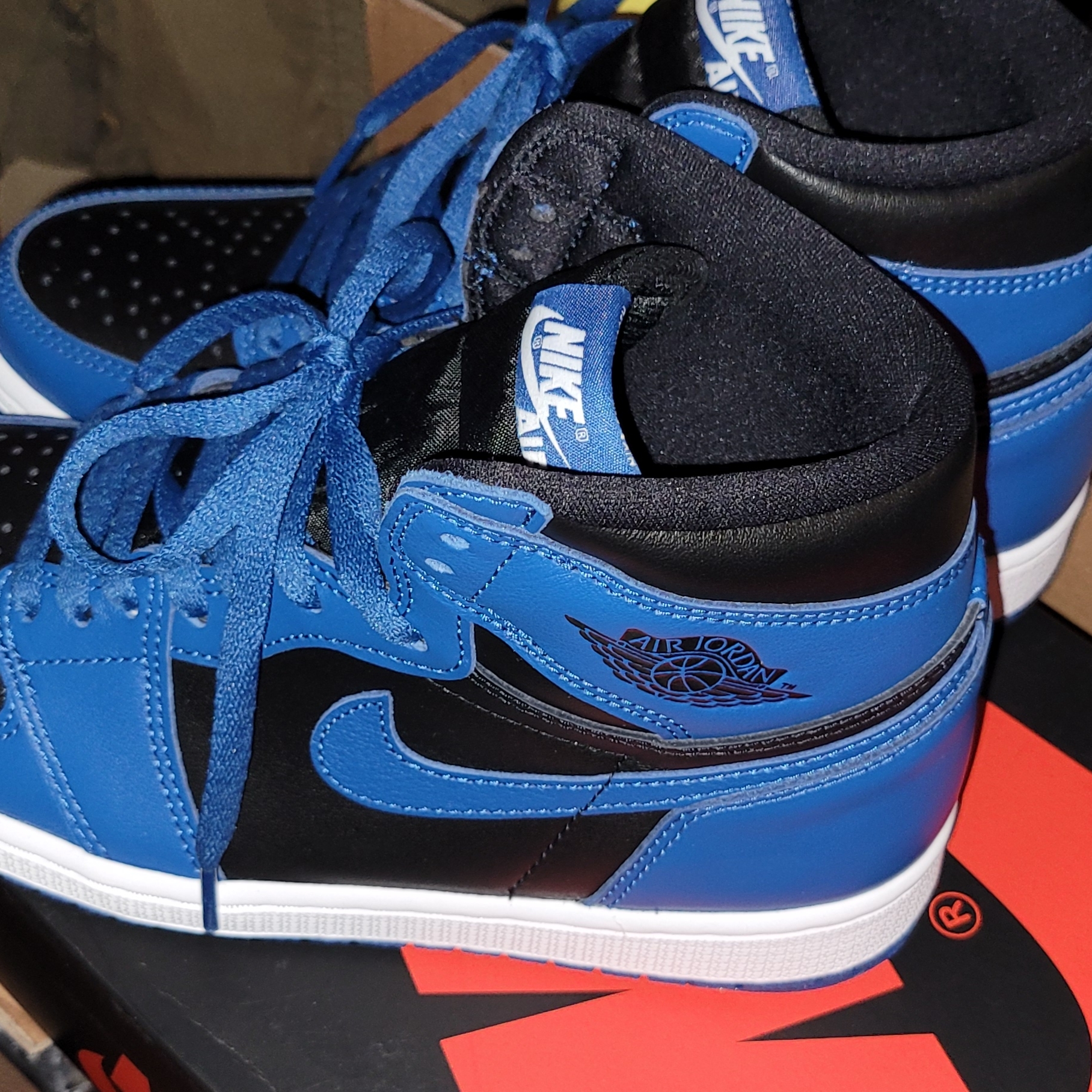 Jordan 1 Retro High OG Dark Marina Blue 착용 스타일 - 2