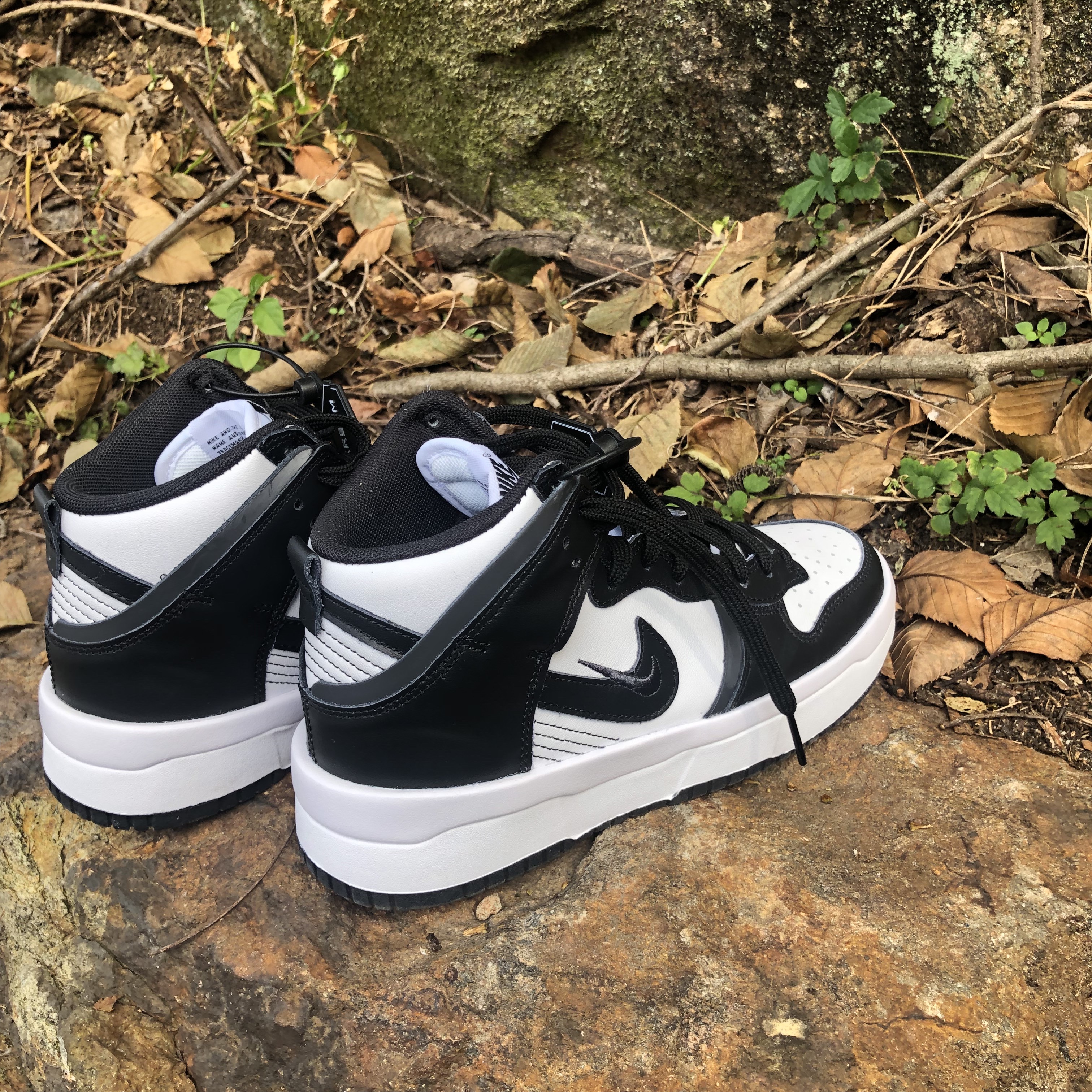 (W) Nike Dunk High Up Black and White 착용 스타일 - 3
