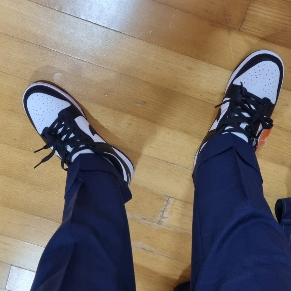 Nike Dunk Low Retro Black 착용 스타일 - 1