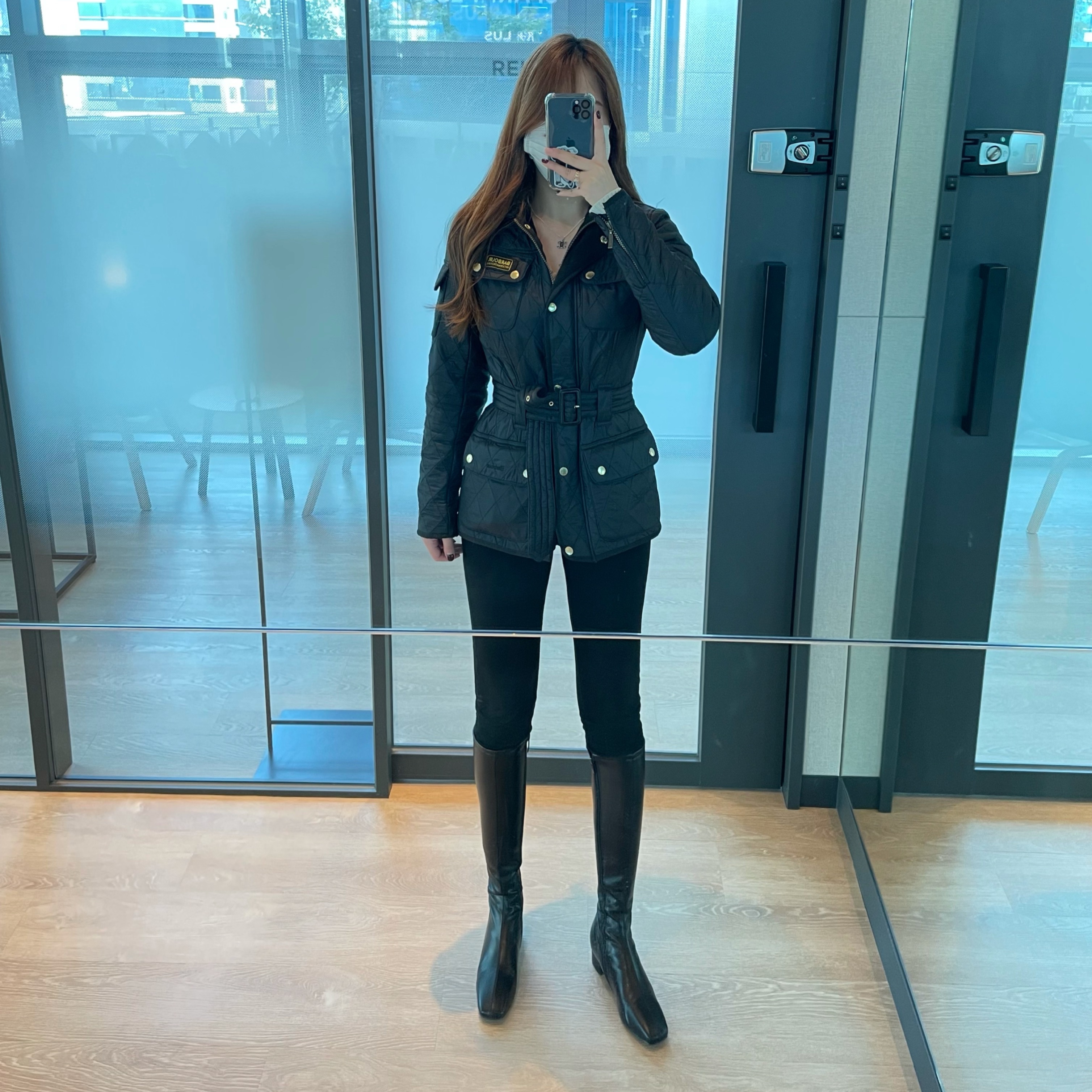 (W) Barbour International Original Wax Jacket Black 착용 스타일