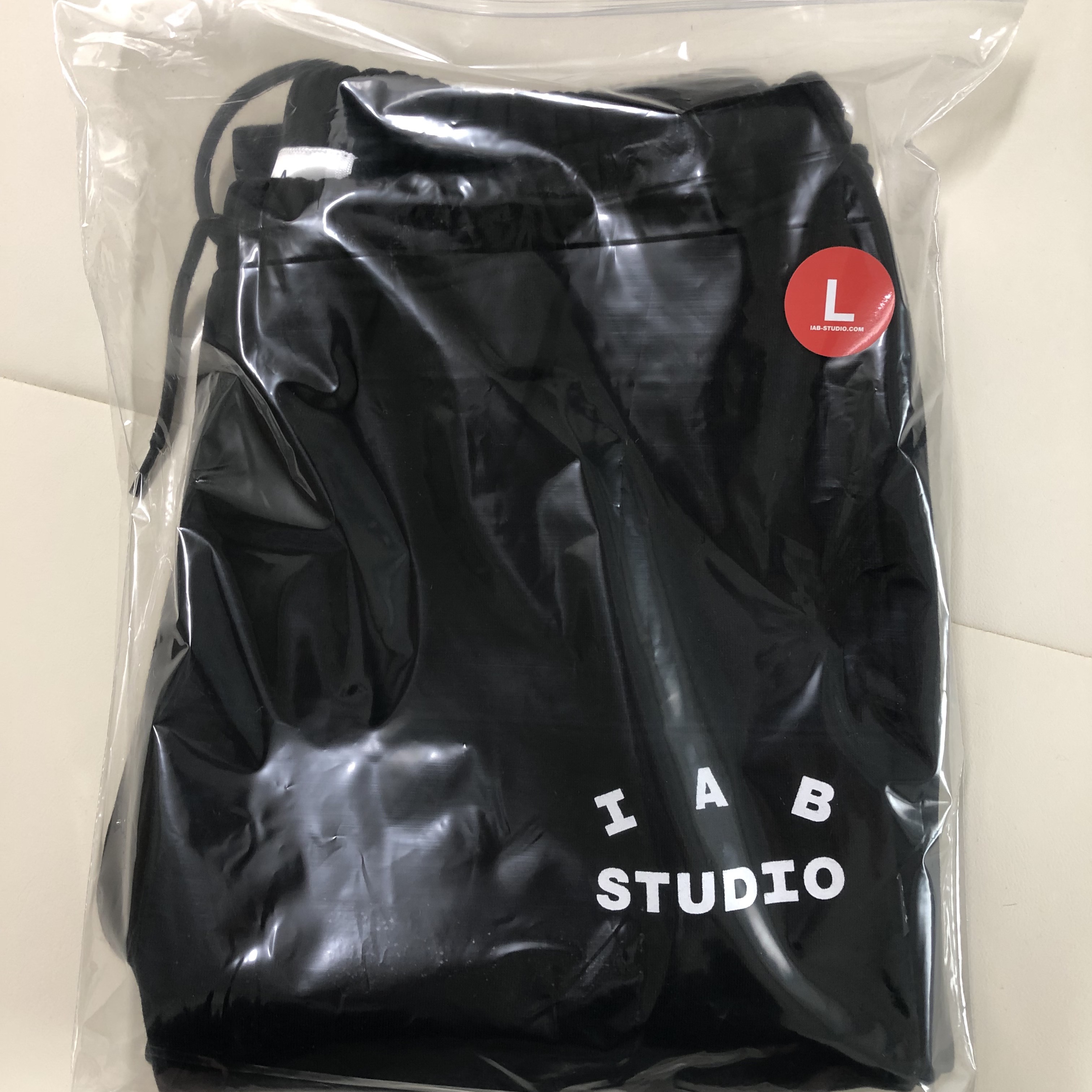 IAB Studio Sweatpants Black White - 22SS 착용 스타일