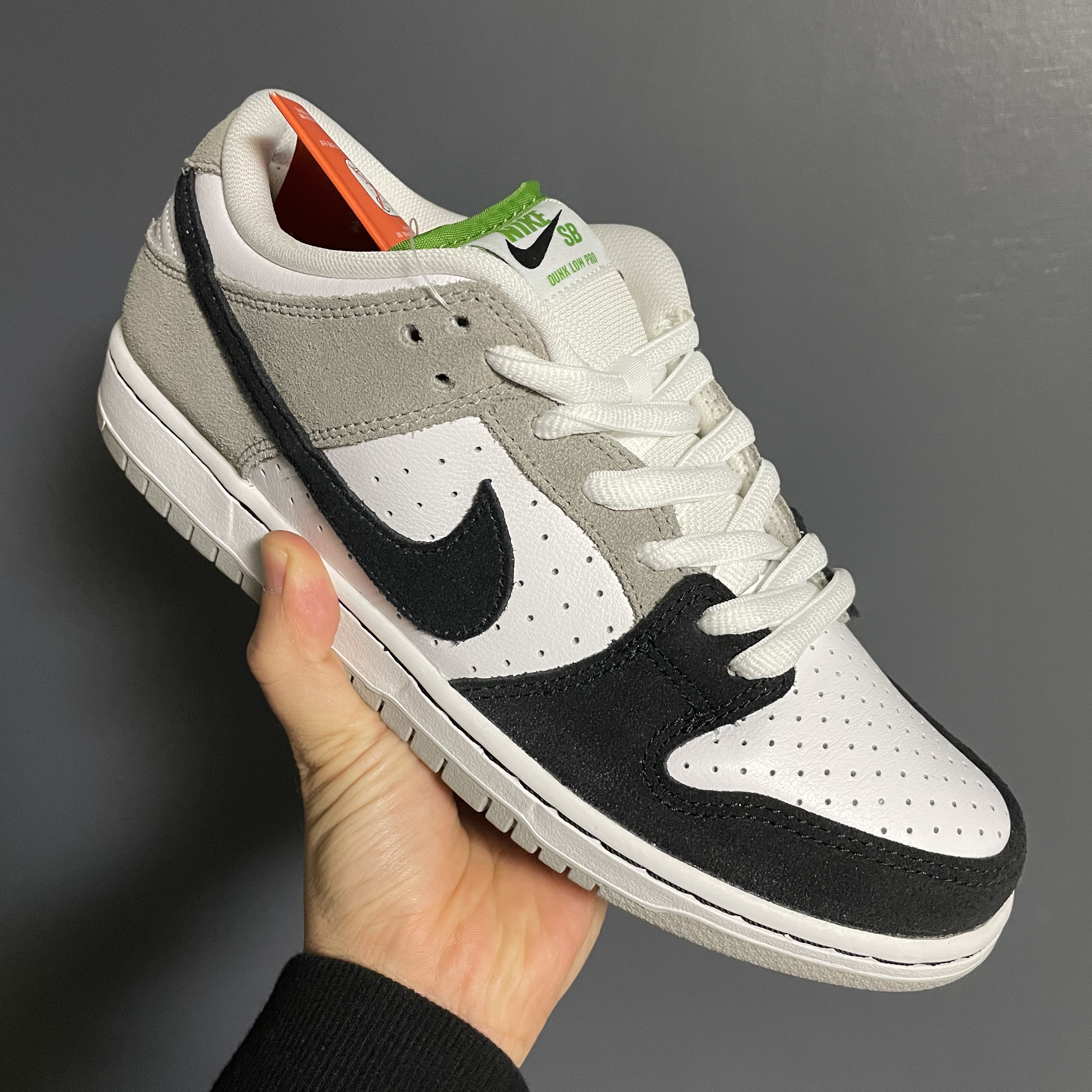 Nike SB Dunk Low Pro Chlorophyll 착용 스타일