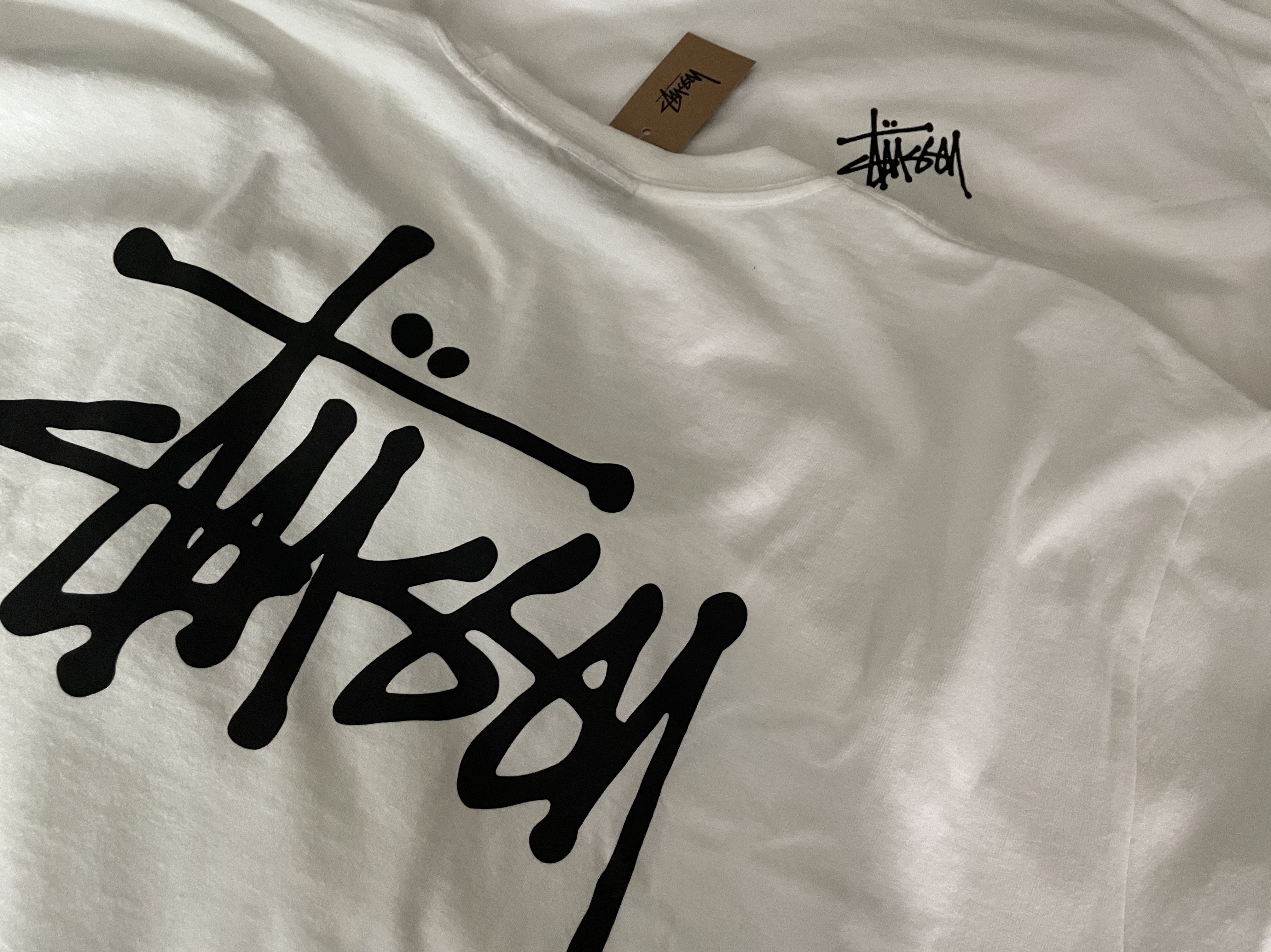 Stussy Basic Stussy T-Shirt White 2022, Stussy Basic Stussy LS T-Shirt White 2021 착용 스타일