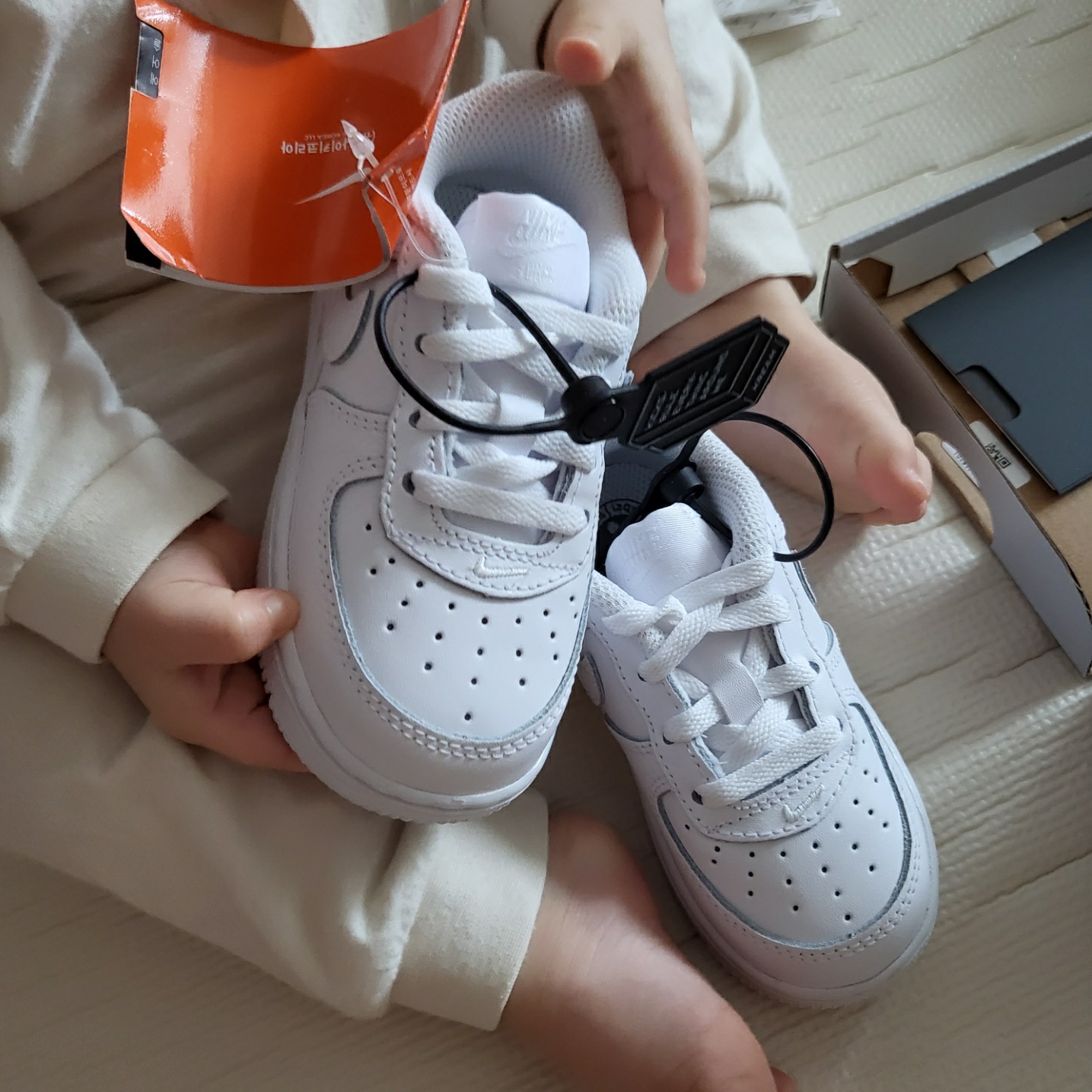 (TD) Nike Force 1 LE White 착용 스타일 - 1