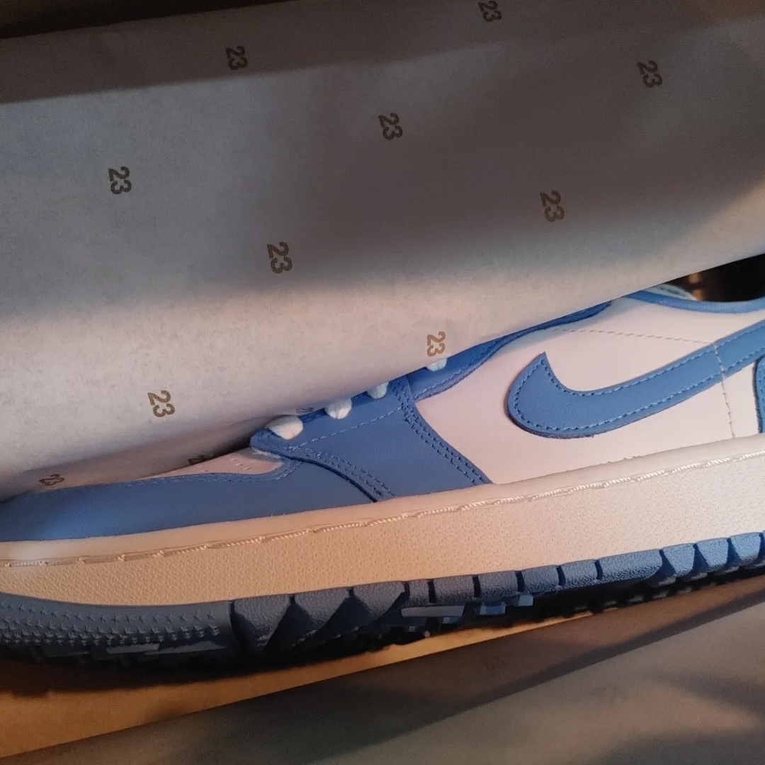 Jordan 1 Low Golf White and University Blue, Jordan 1 Retro High OG University Blue 착용 스타일 - 2