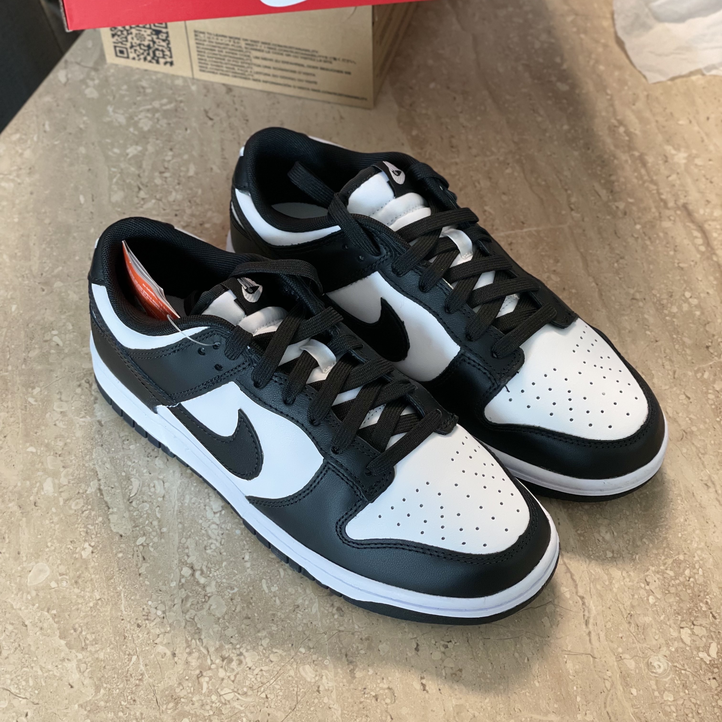 Nike Dunk Low Retro Black 착용 스타일
