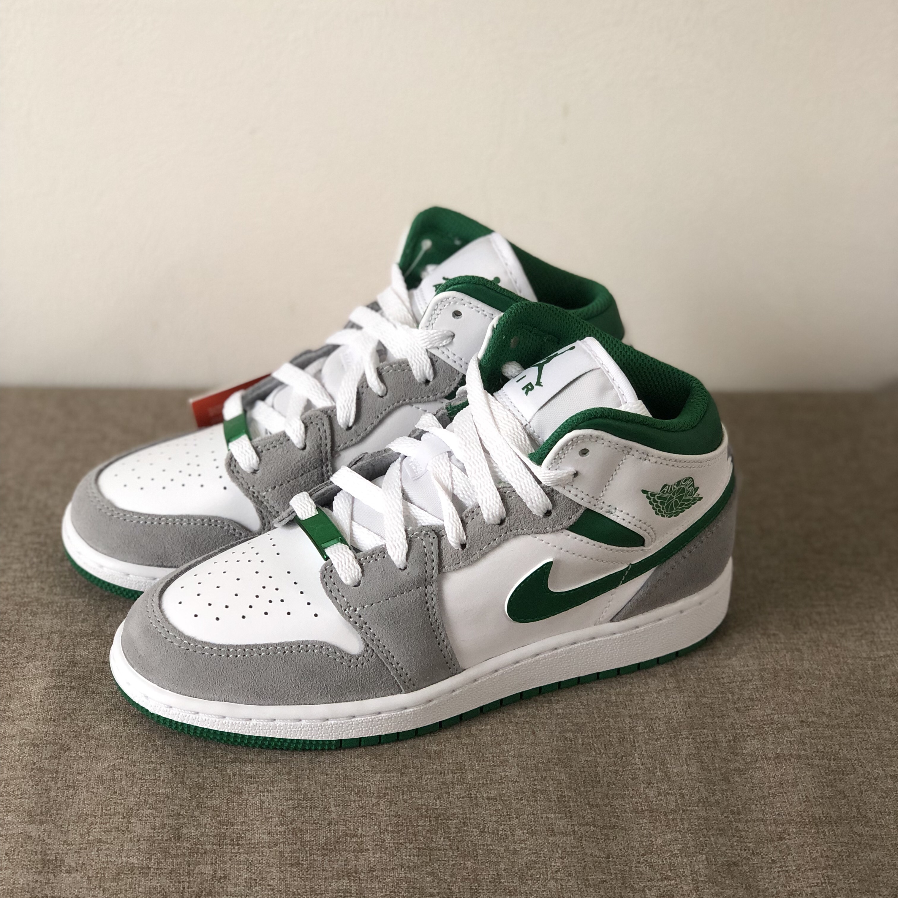 (GS) Jordan 1 Mid SE Pine Green Light Smoke Grey 착용 스타일