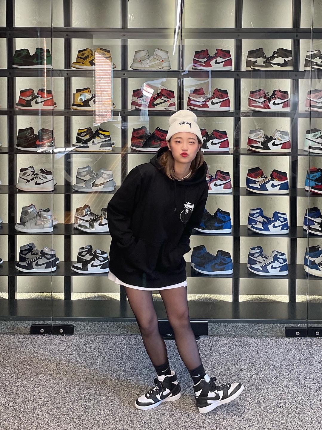 Nike x Stussy Cuff Beanie White, Stussy 8 Ball Hoodie Black - 21FW 착용 스타일 - 3