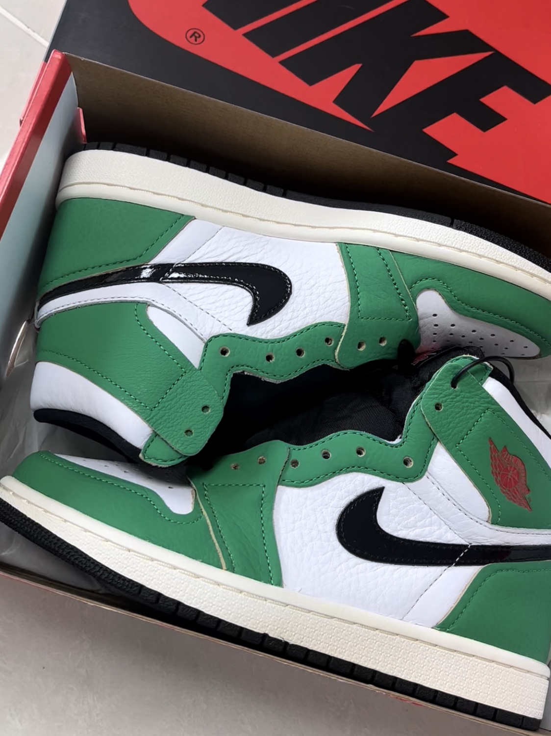 (W) Jordan 1 Retro High OG Lucky Green 착용 스타일 - 2