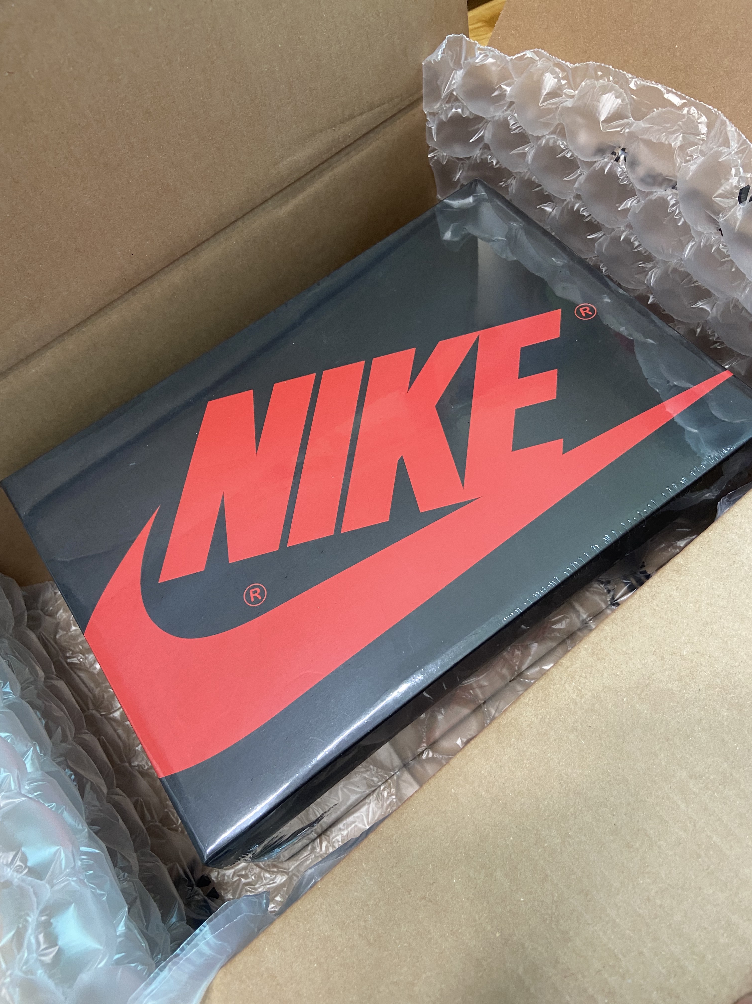 Jordan 1 Retro High OG Bordeaux 착용 스타일 - 1