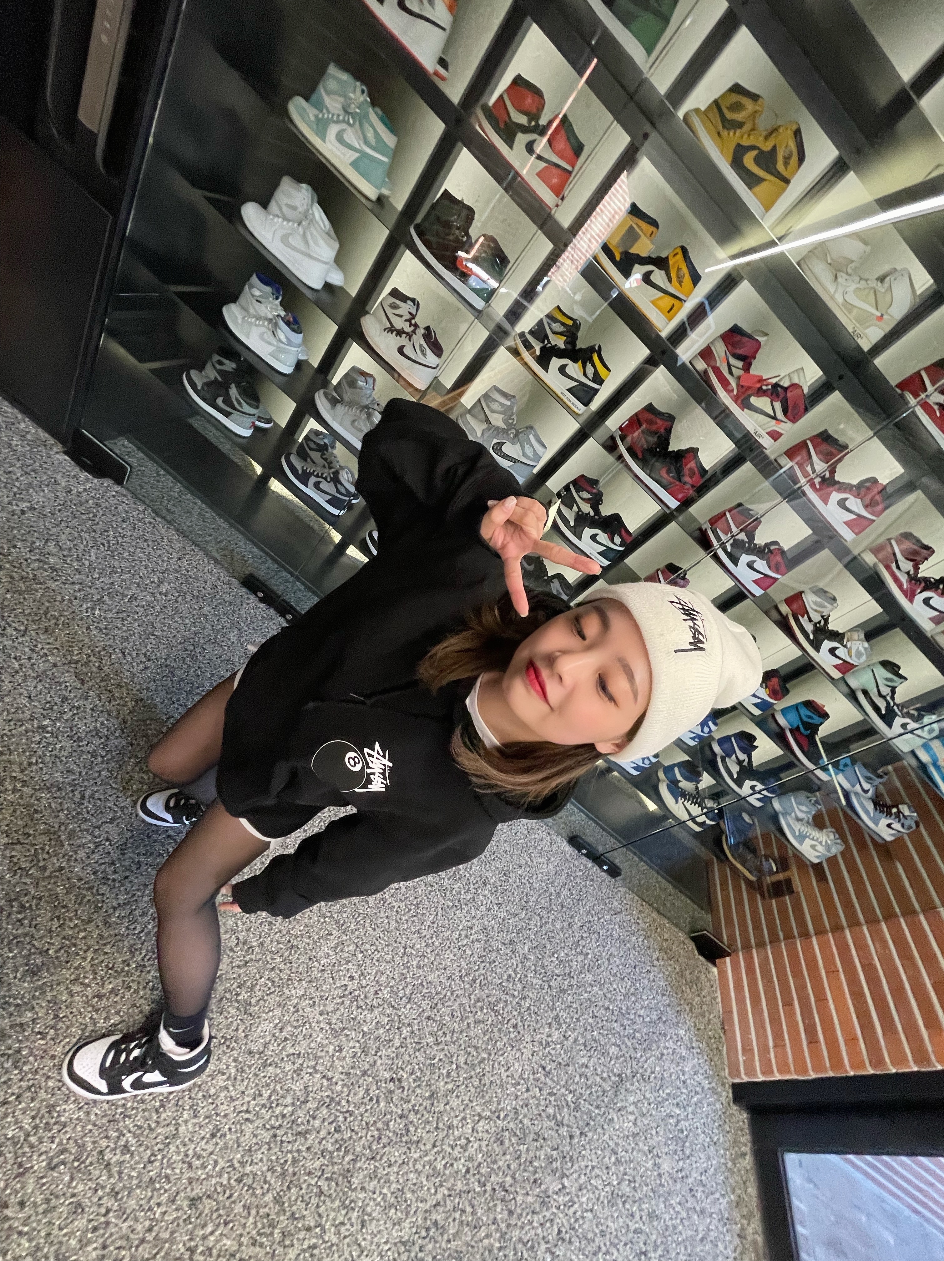 Nike x Stussy Cuff Beanie White, Stussy 8 Ball Hoodie Black - 21FW 착용 스타일 - 2