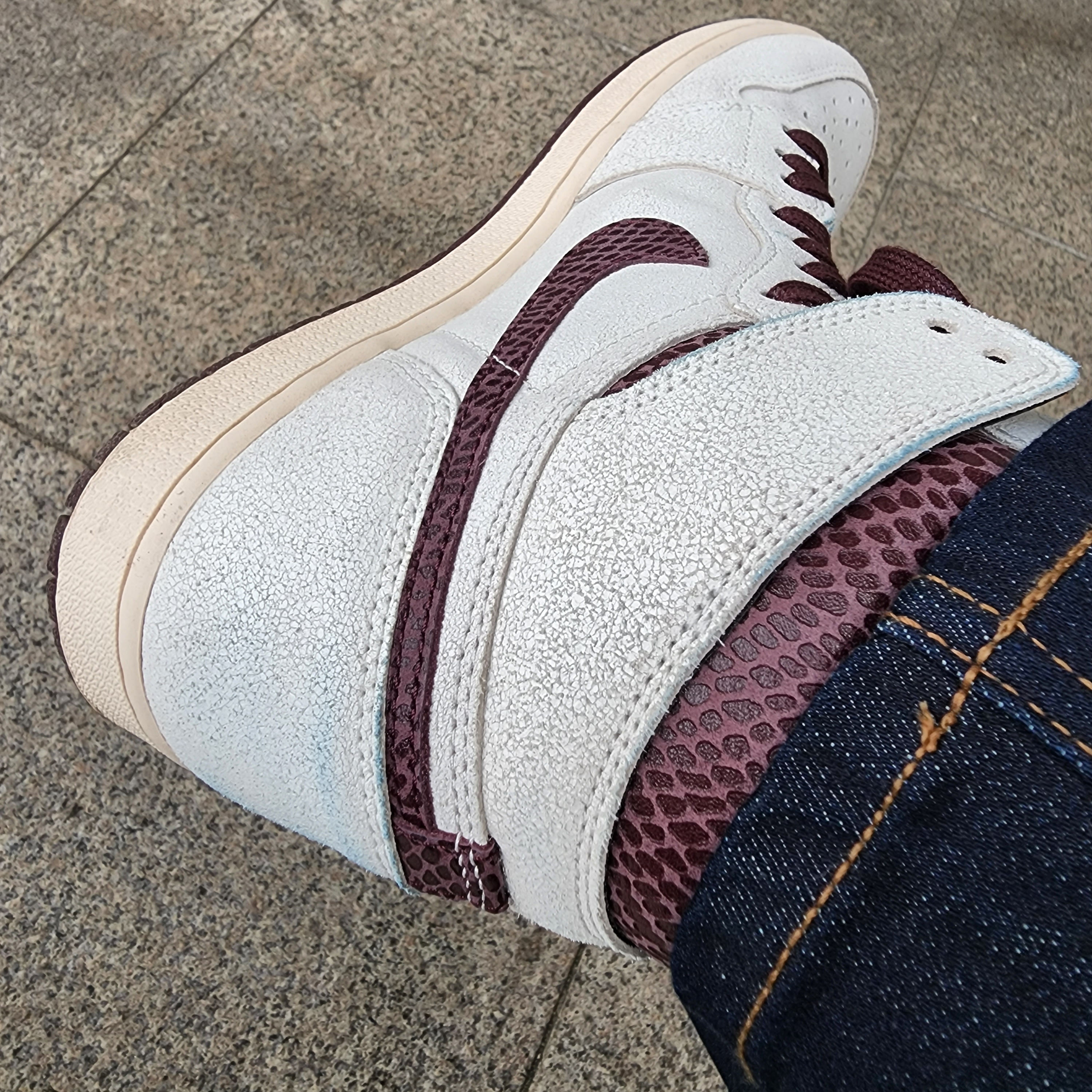 Jordan 1 x A Ma Maniere Retro High OG SP Sail and Burgundy, (W) Jordan 1 Low Light Madder Root 착용 스타일 - 2