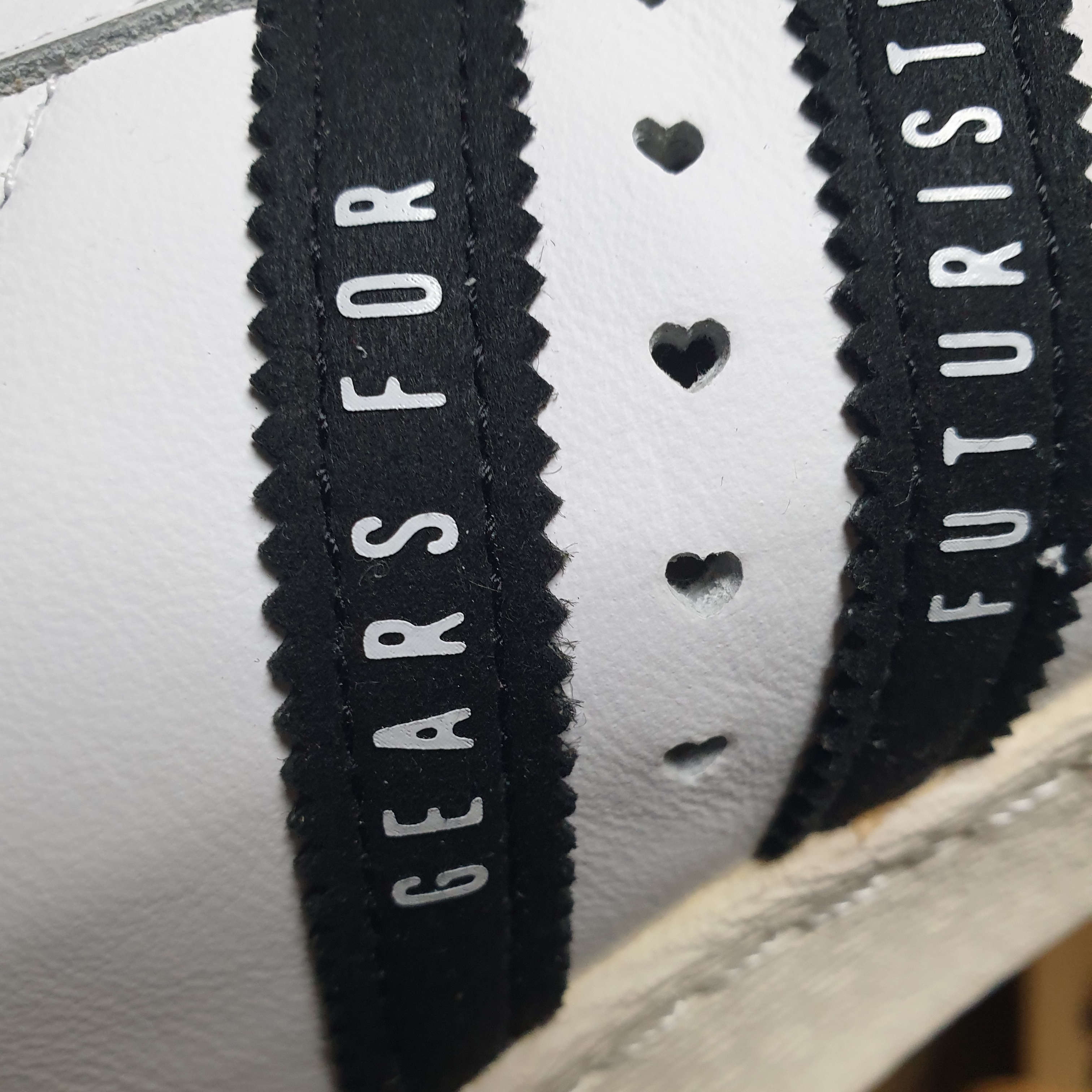 Adidas x Human Made Superstar White Black 착용 스타일 - 3