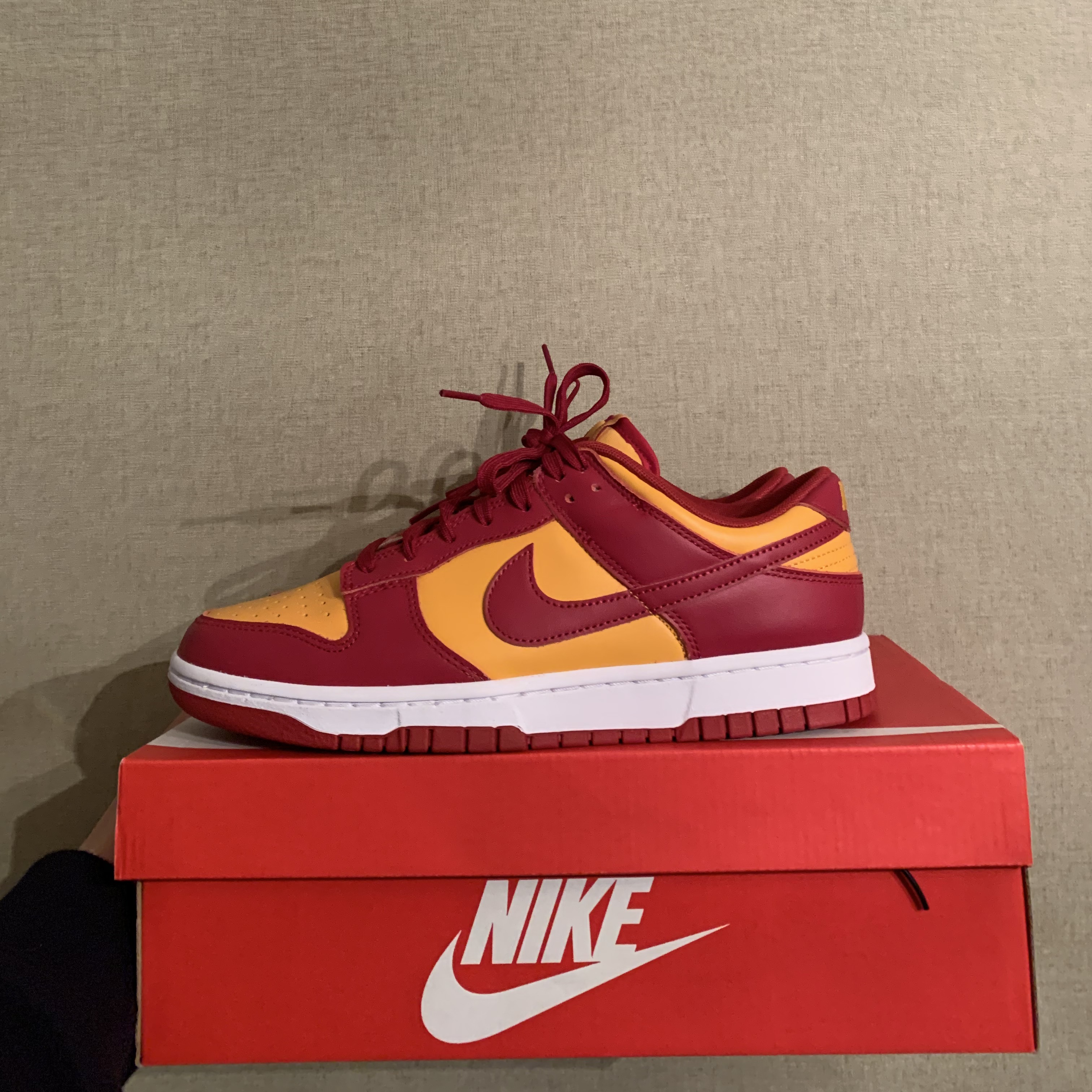 Nike Dunk Low Retro Championship Gold 착용 스타일 - 2