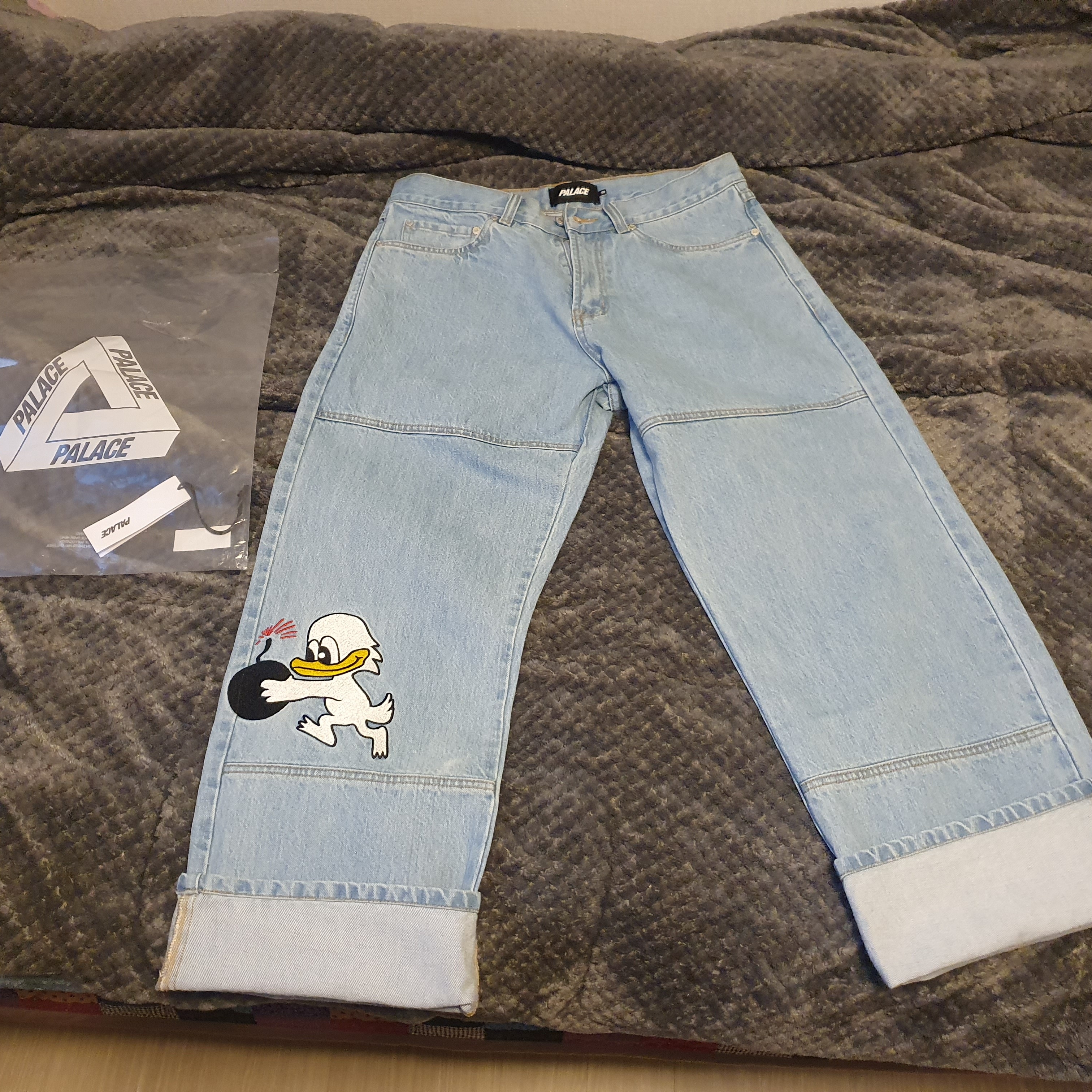 Palace Duck Bomb Panel Jeans Stone Wash - 22SS, Nike x Frame Skate SB Dunk Low Pro Habibi 착용 스타일 - 1