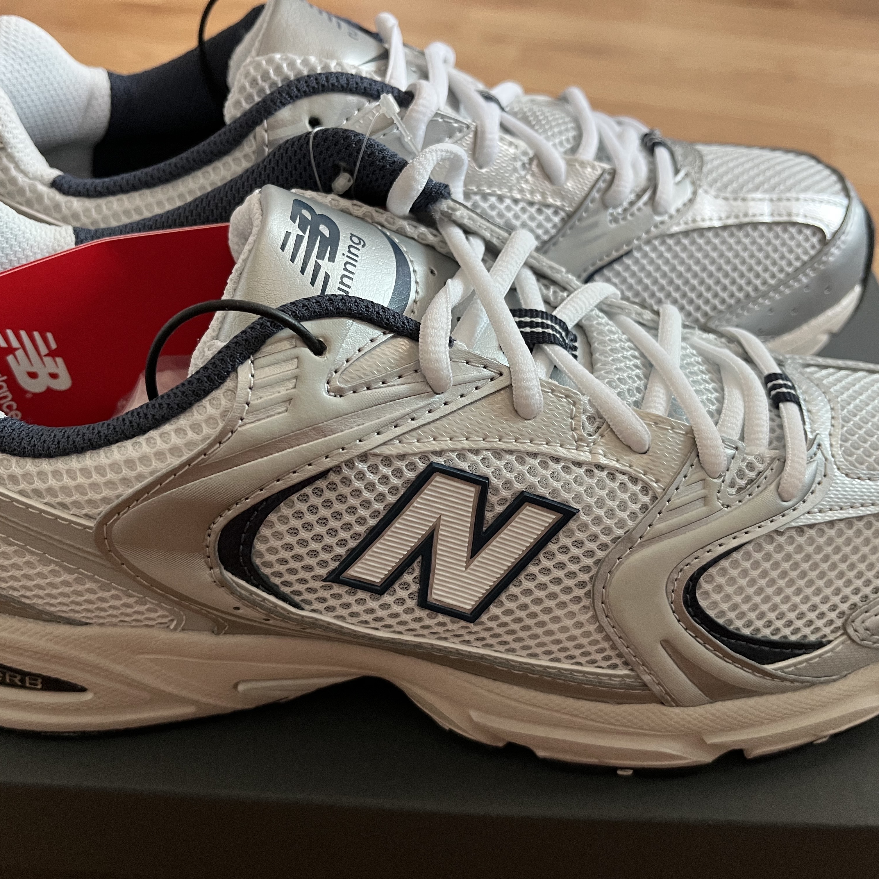 New Balance 530 Steel Grey 착용 스타일