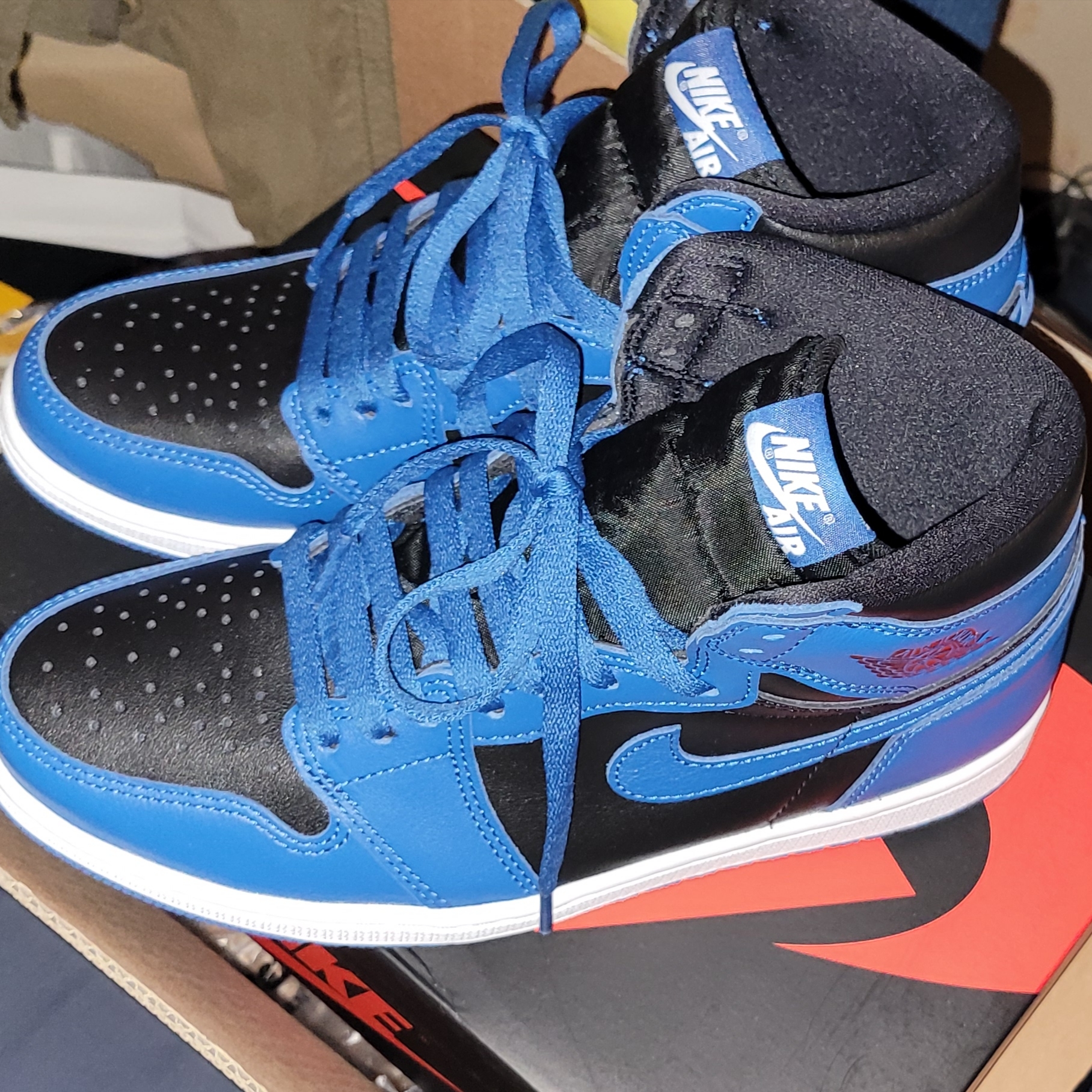 Jordan 1 Retro High OG Dark Marina Blue 착용 스타일 - 1