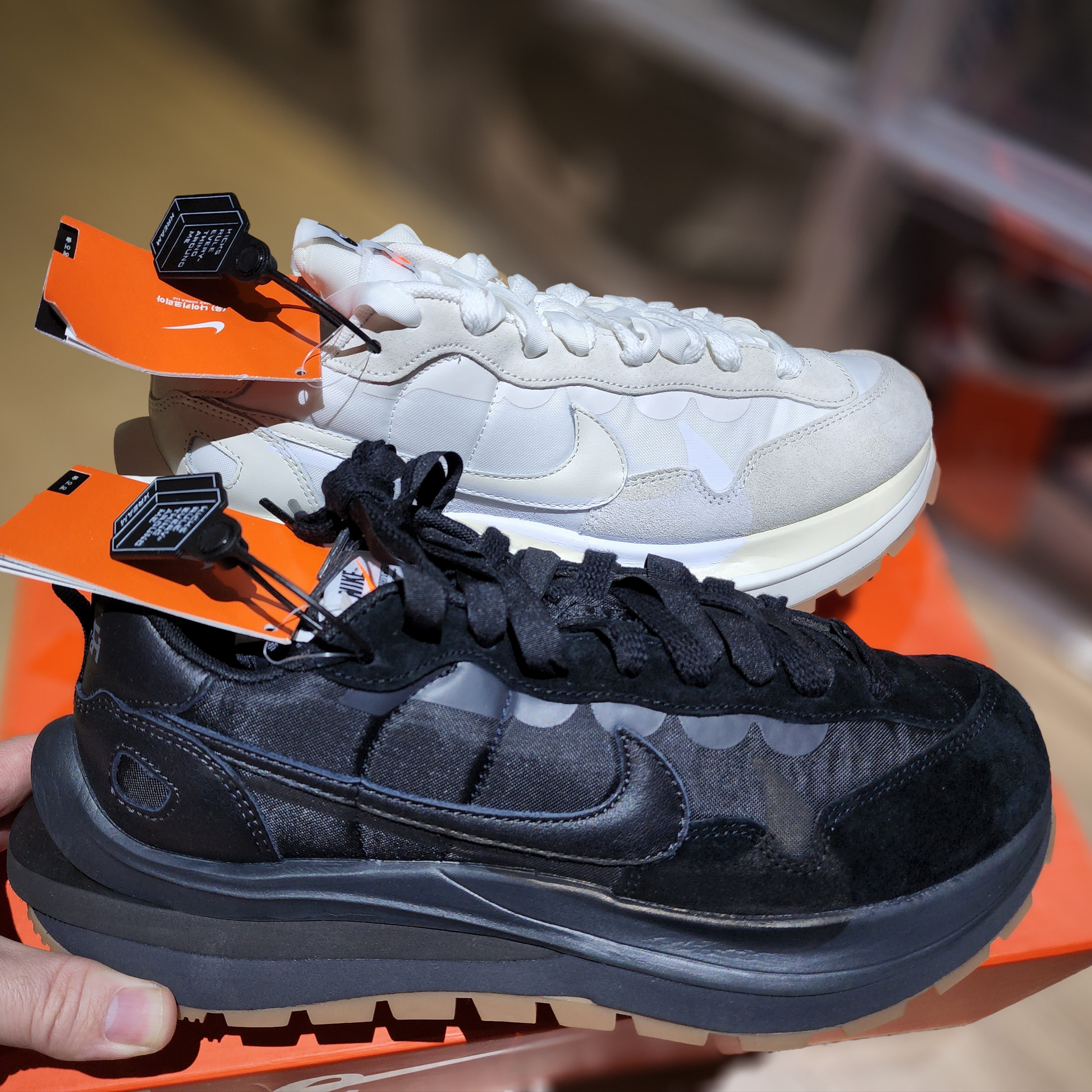 Nike x Sacai VaporWaffle White and Gum, Nike x Sacai VaporWaffle Black and Gum 착용 스타일 - 1